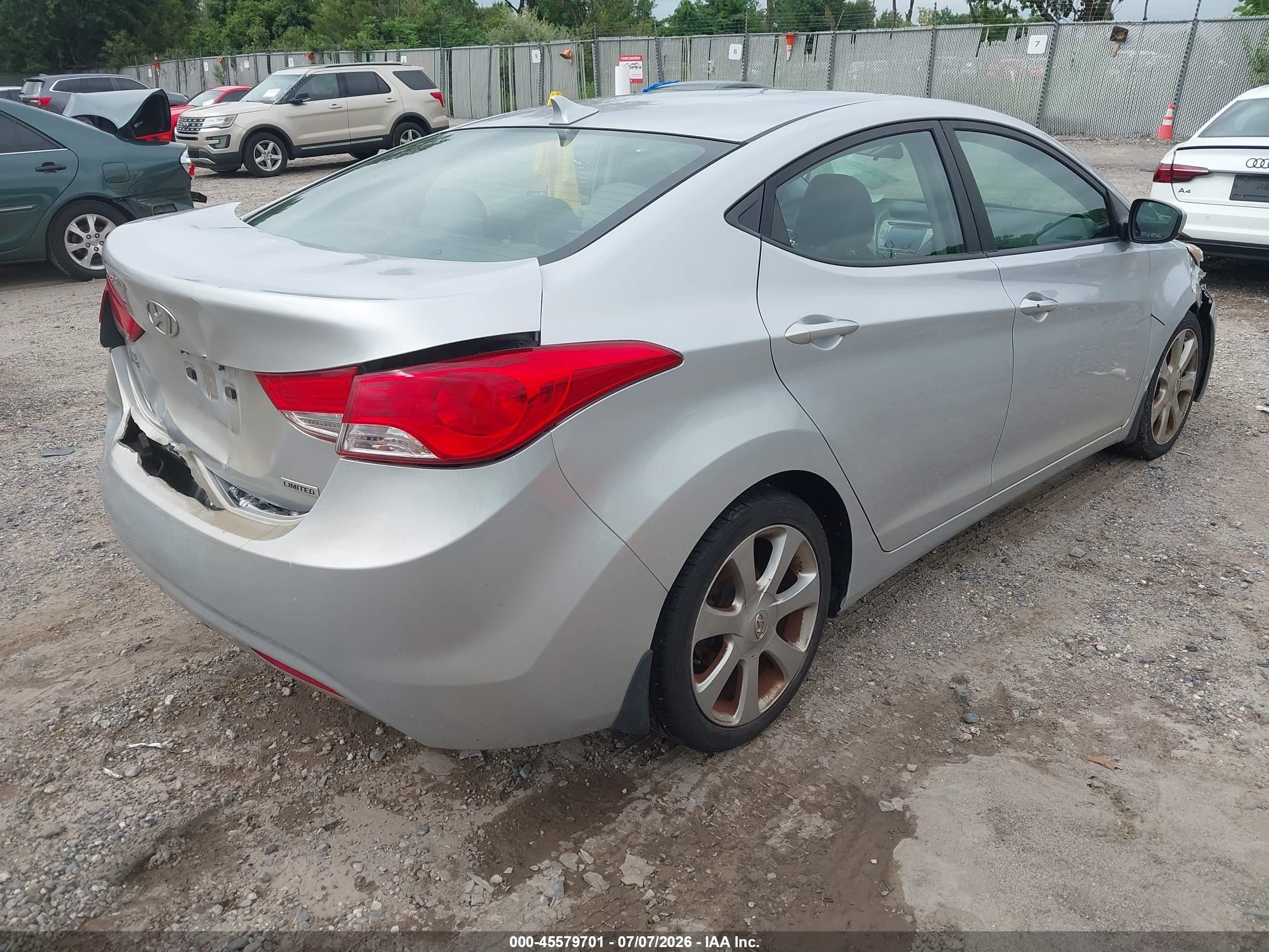 2013 Hyundai Elantra Limited Silver vin: 5NPDH4AE2DH274904