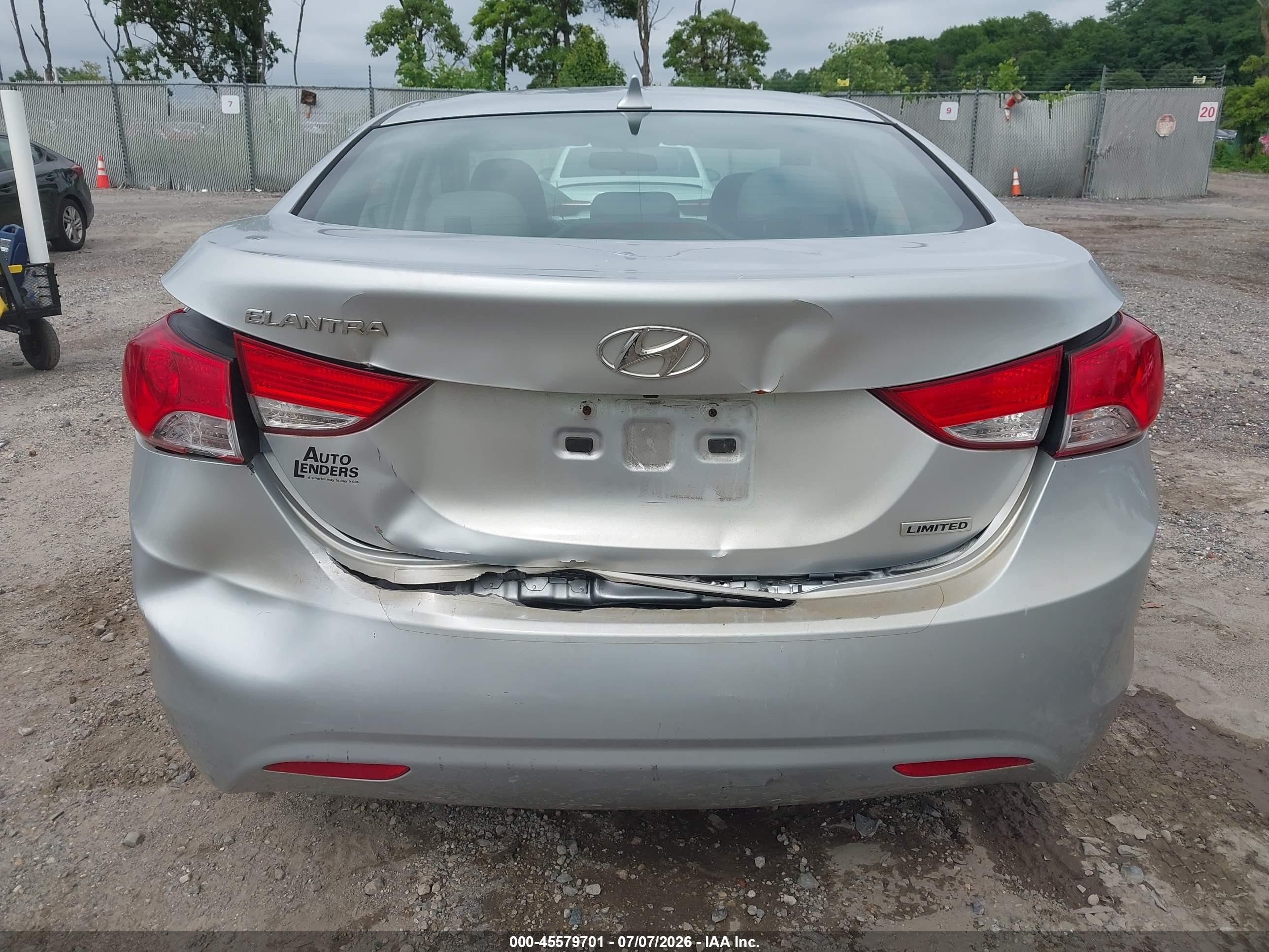 2013 Hyundai Elantra Limited Silver vin: 5NPDH4AE2DH274904