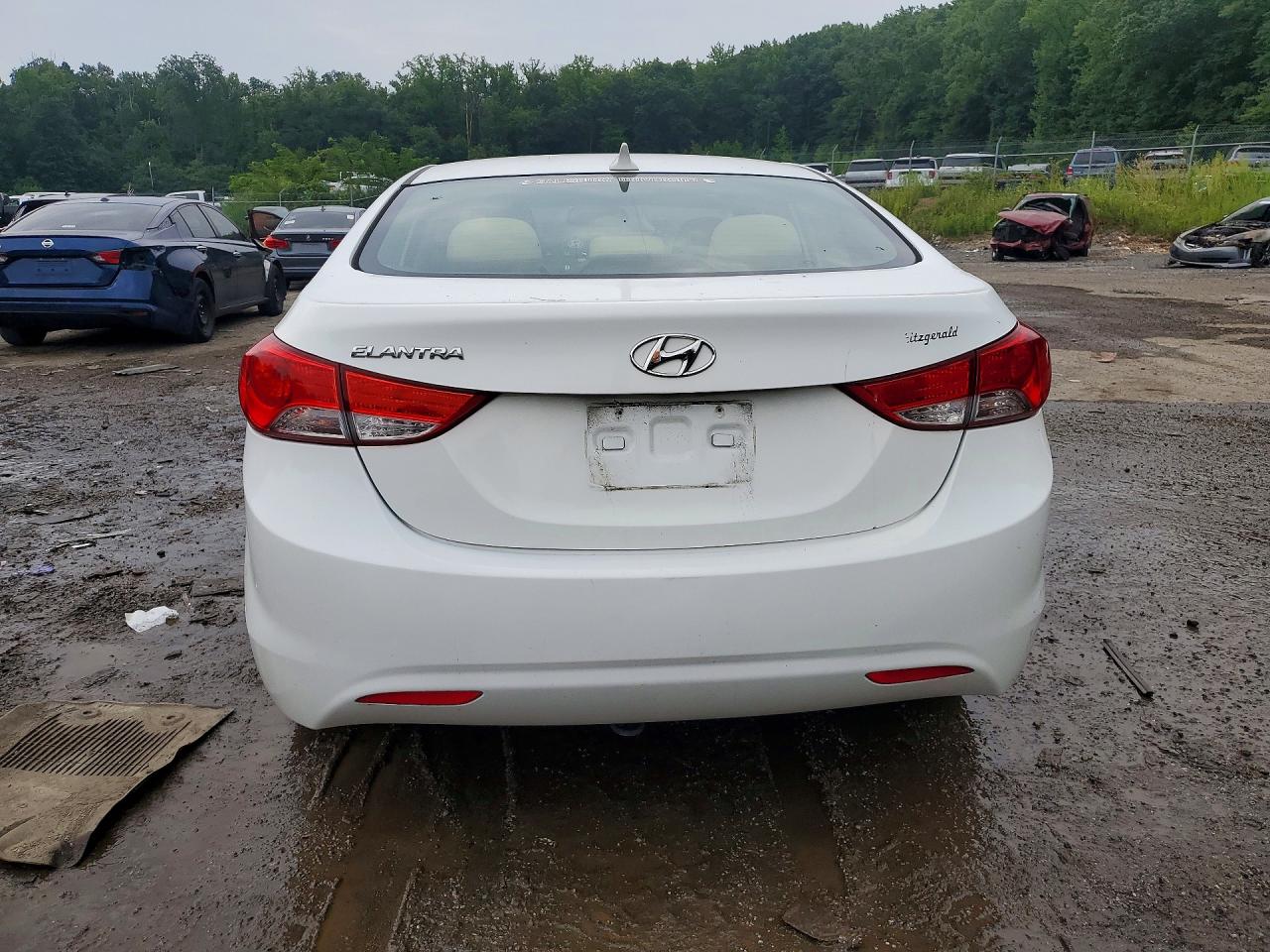 2013 Hyundai Elantra Gls White vin: 5NPDH4AE2DH316553