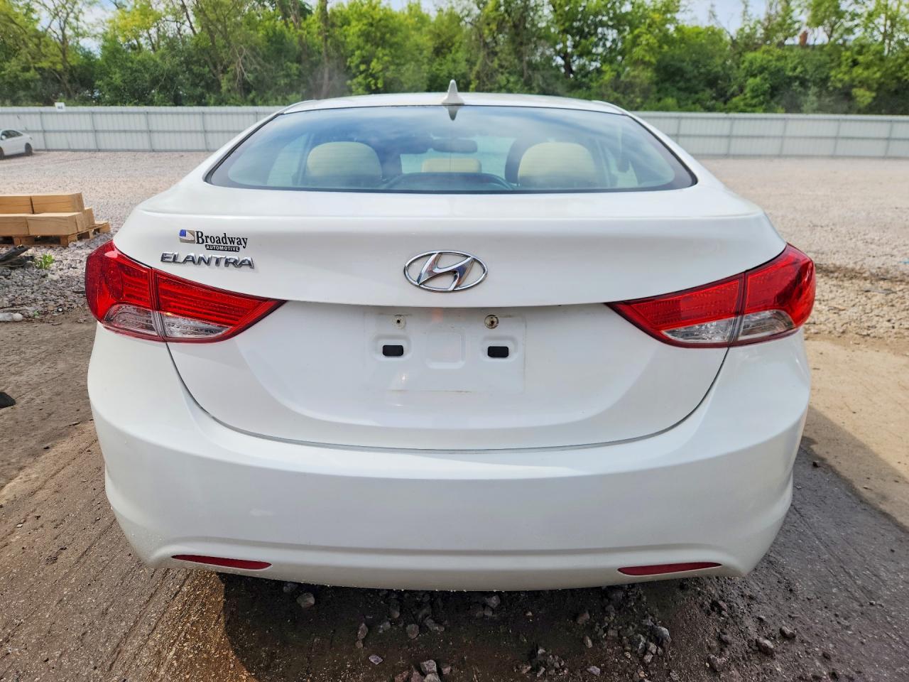 2013 Hyundai Elantra Gls White vin: 5NPDH4AE2DH334809