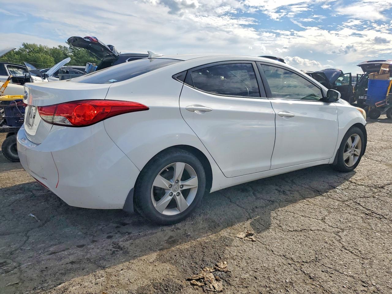 2013 Hyundai Elantra Gls White vin: 5NPDH4AE2DH420623