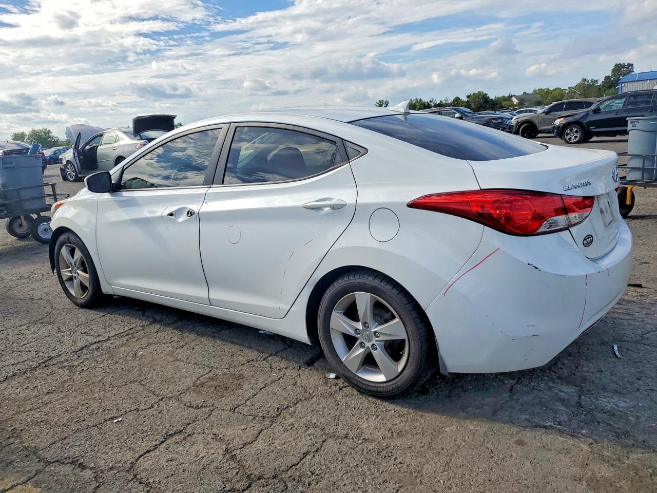 2013 Hyundai Elantra Gls White vin: 5NPDH4AE2DH420623
