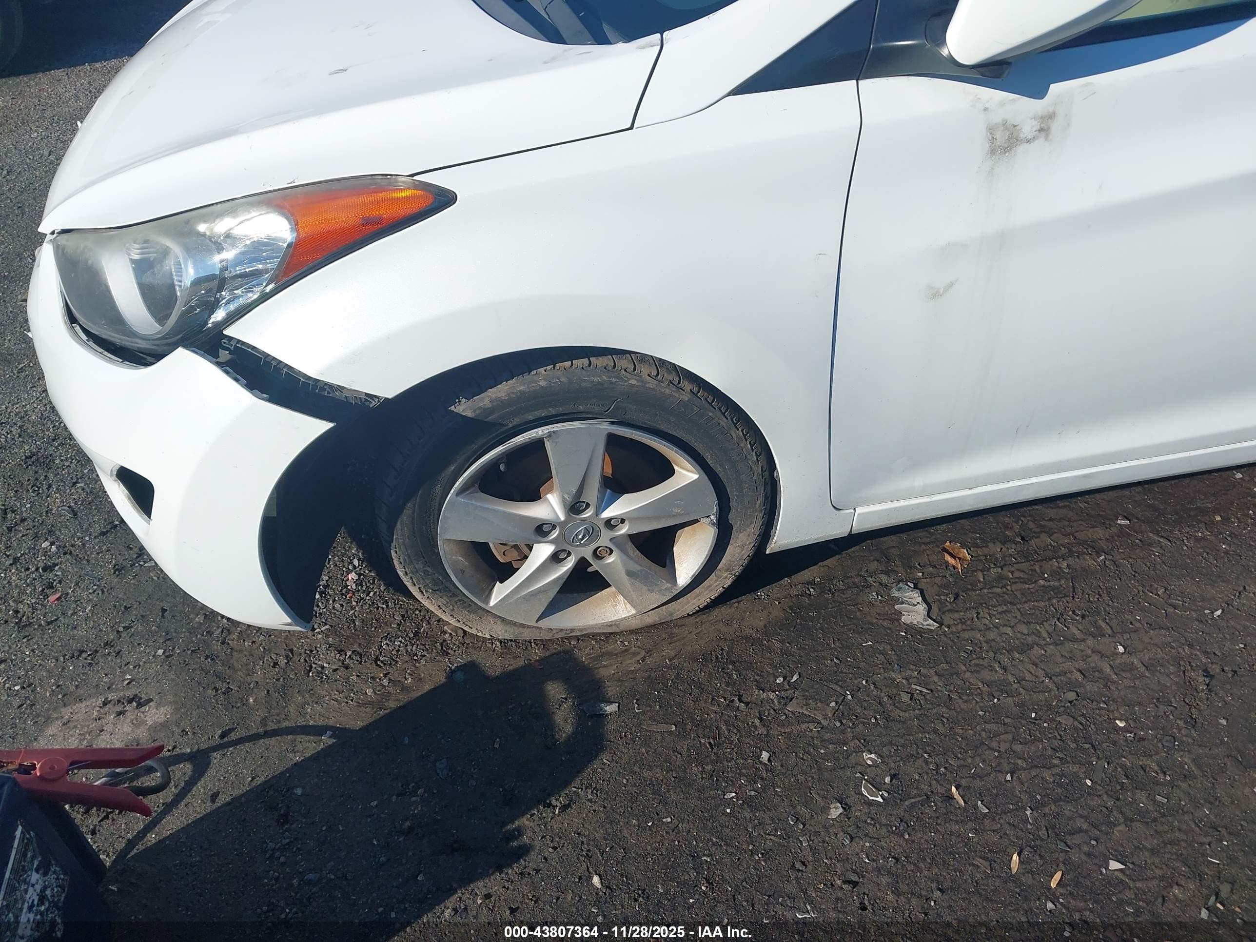 2013 Hyundai Elantra Gls White vin: 5NPDH4AE2DH448292