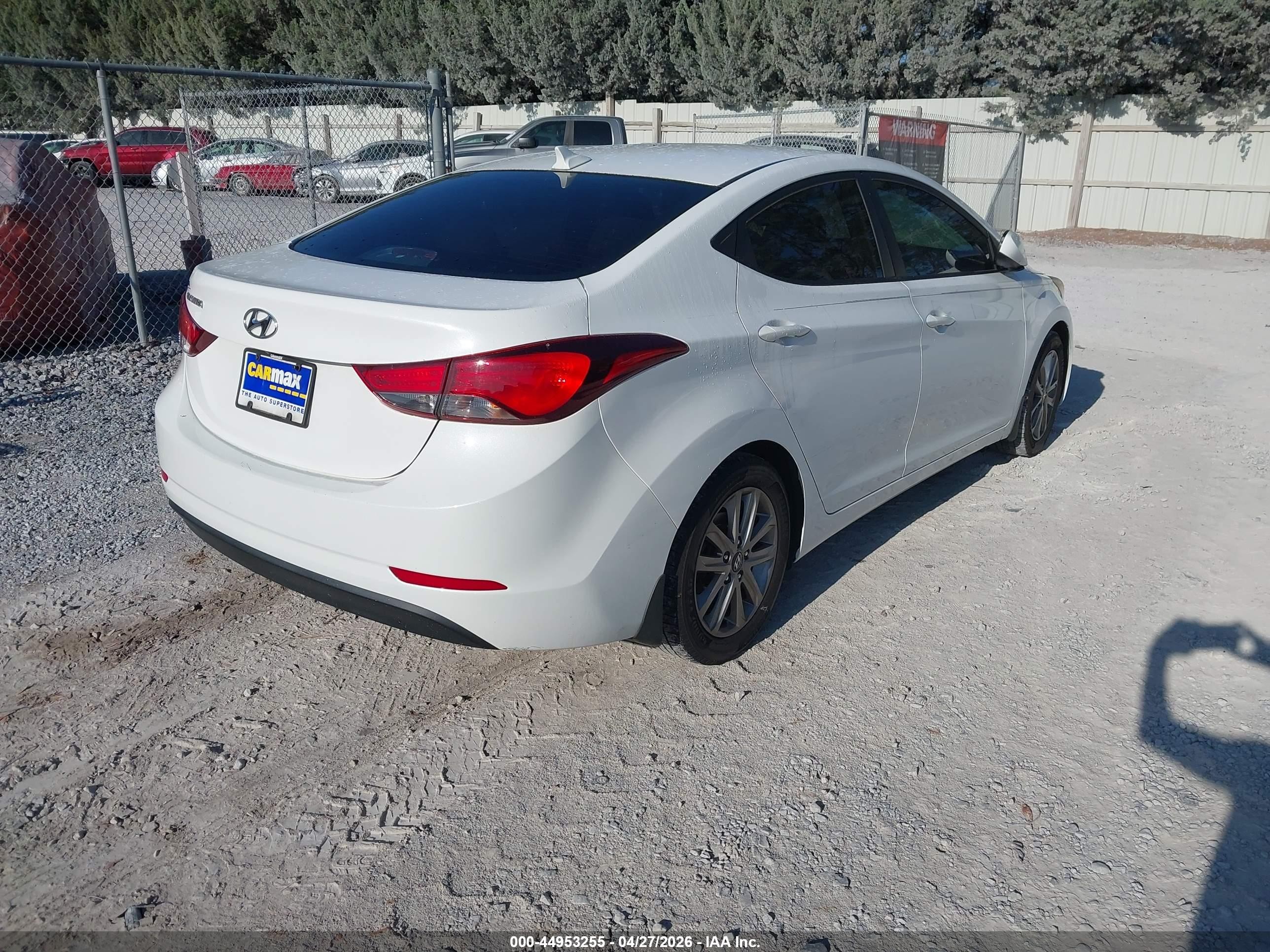 2014 Hyundai Elantra Se White vin: 5NPDH4AE2EH478667