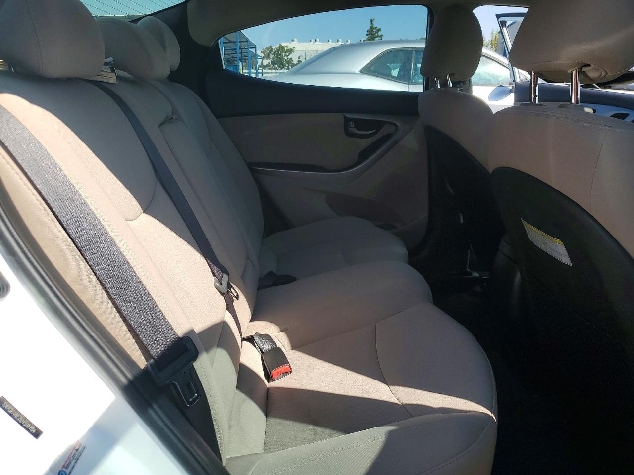 2014 Hyundai Elantra Se White vin: 5NPDH4AE2EH501784