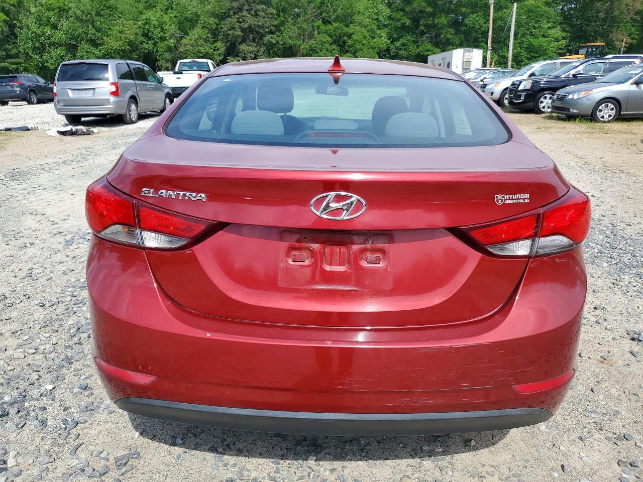 2014 Hyundai Elantra Se Red vin: 5NPDH4AE2EH532484