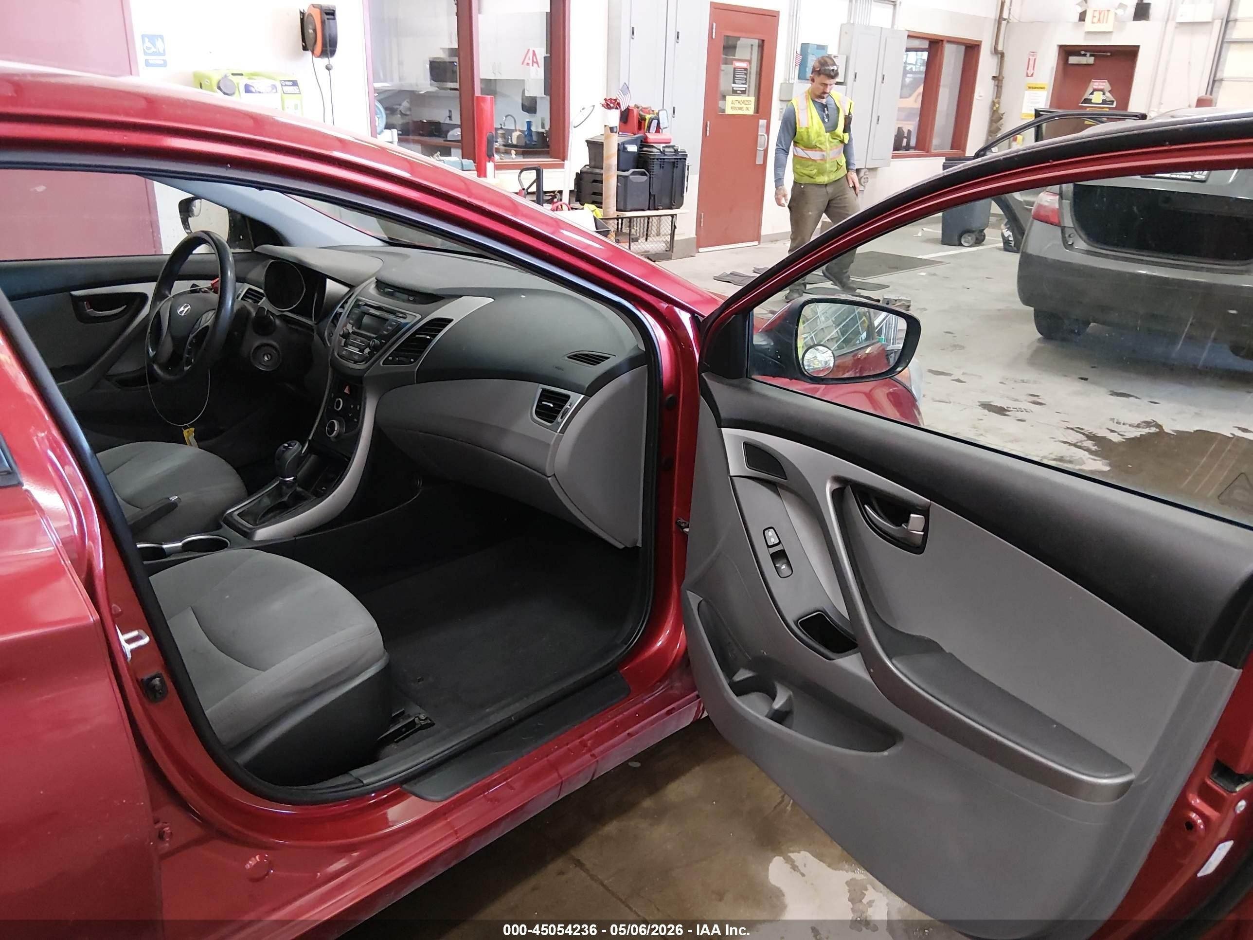 2014 Hyundai Elantra Se Maroon vin: 5NPDH4AE2EH536213