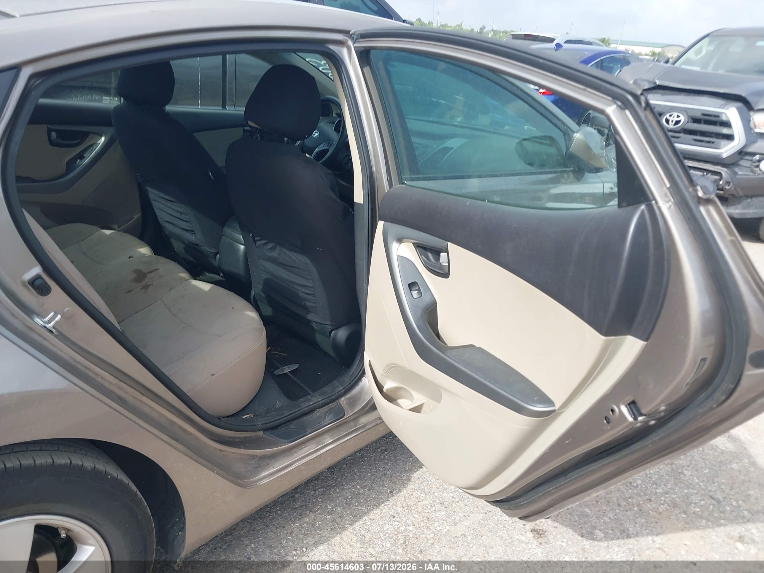 2014 Hyundai Elantra Se Beige vin: 5NPDH4AE2EH536745