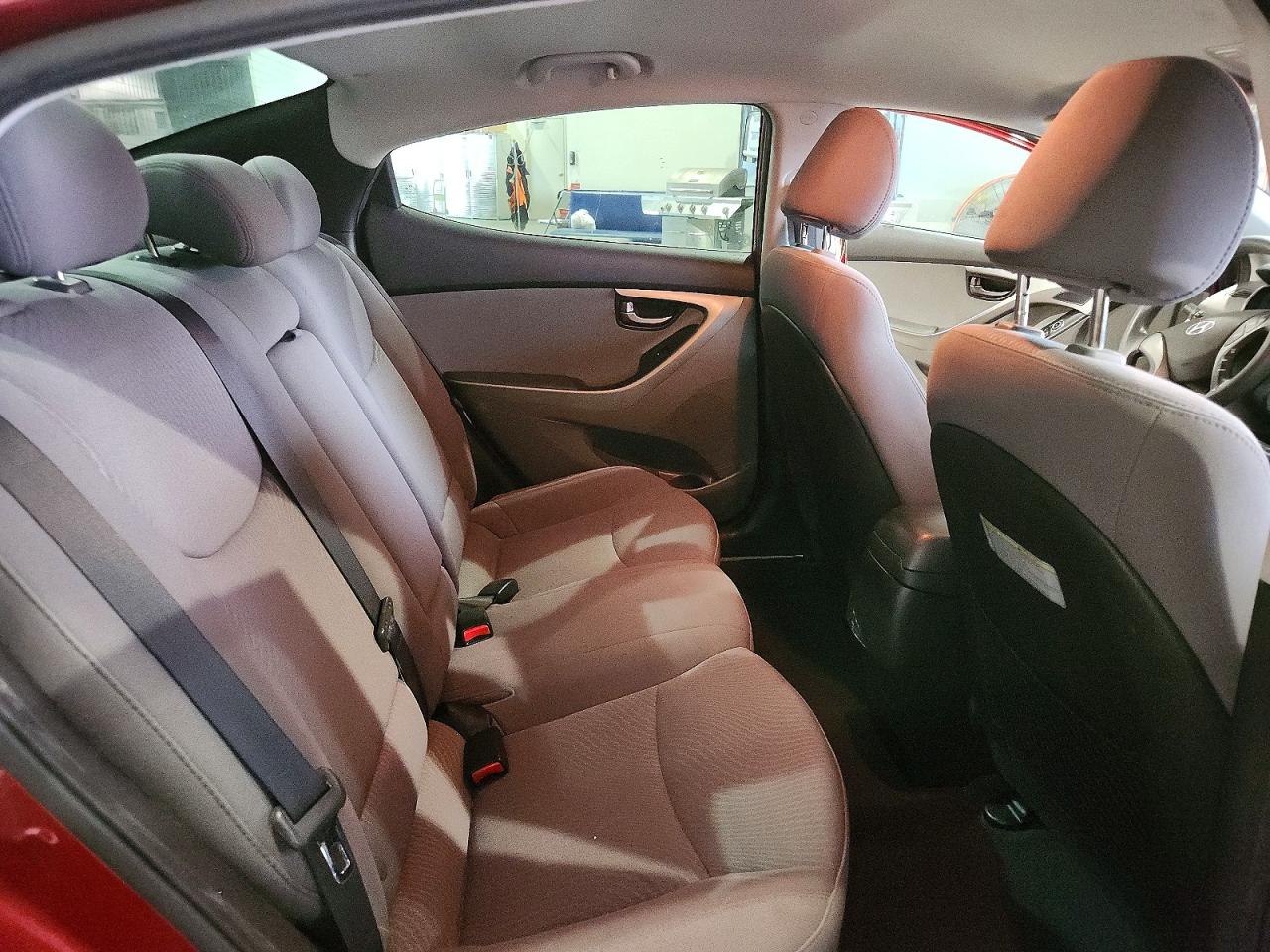 2014 Hyundai Elantra Se Red vin: 5NPDH4AE2EH546143