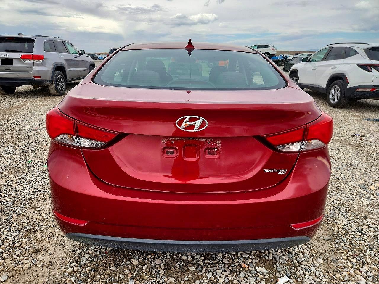 2015 Hyundai Elantra Se Красный vin: 5NPDH4AE2FH548458