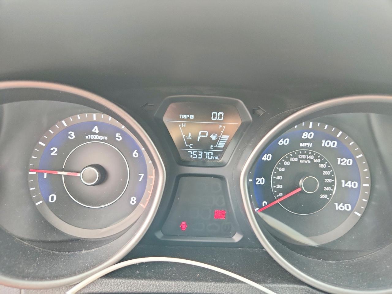 2015 Hyundai Elantra Se Красный vin: 5NPDH4AE2FH548458
