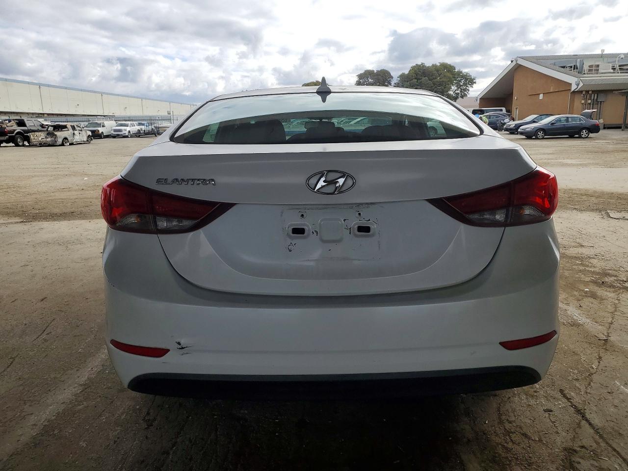 2015 Hyundai Elantra Se White vin: 5NPDH4AE2FH548864