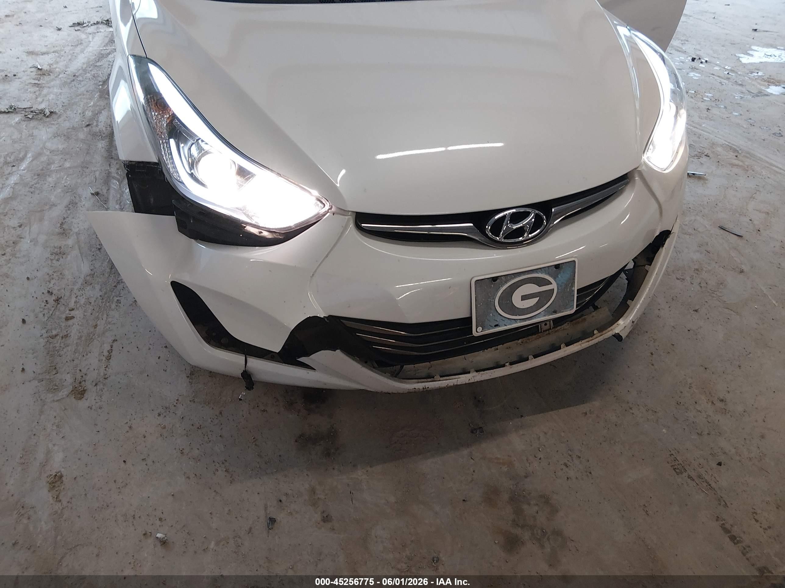 2015 Hyundai Elantra Limited White vin: 5NPDH4AE2FH552395