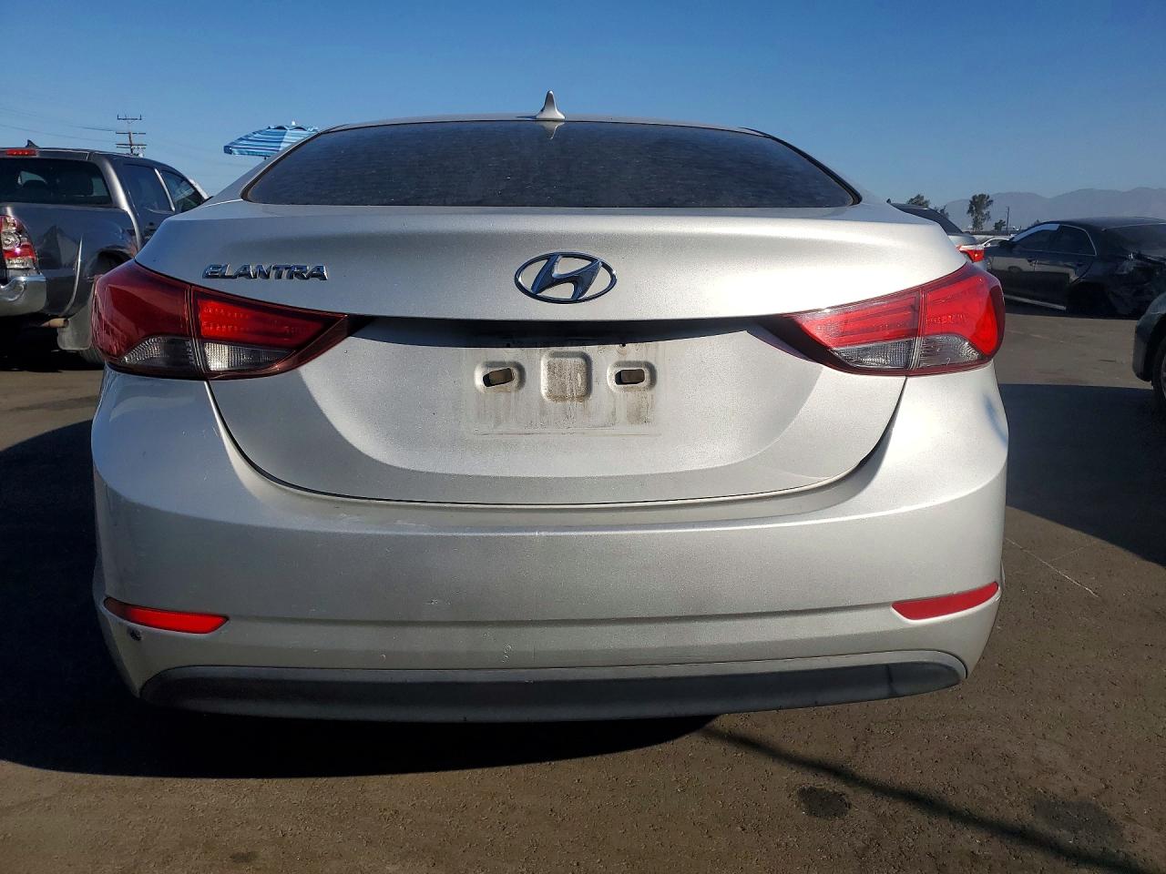 2015 Hyundai Elantra Se Silver vin: 5NPDH4AE2FH558701