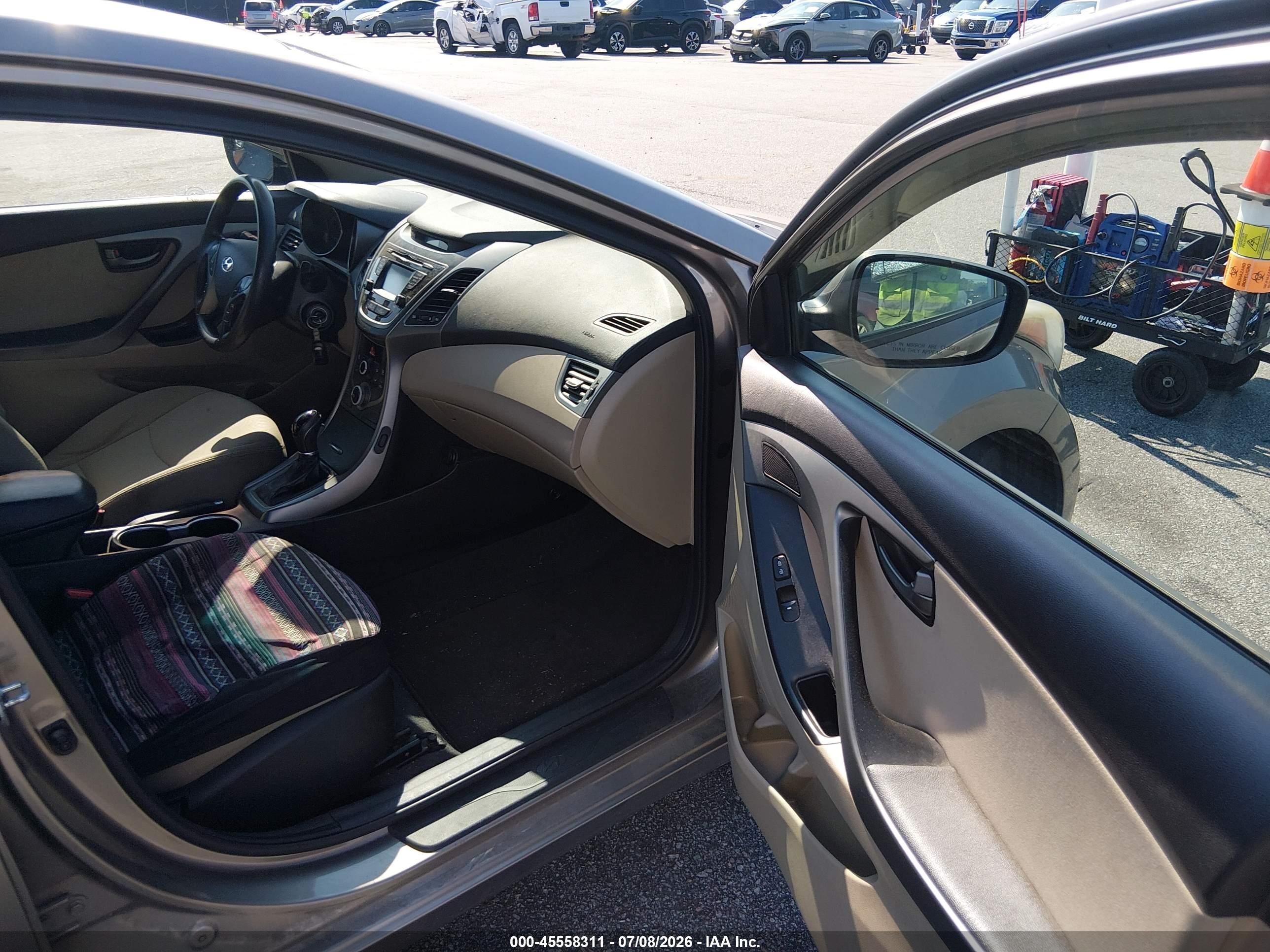 2015 Hyundai Elantra Se Brown vin: 5NPDH4AE2FH561081