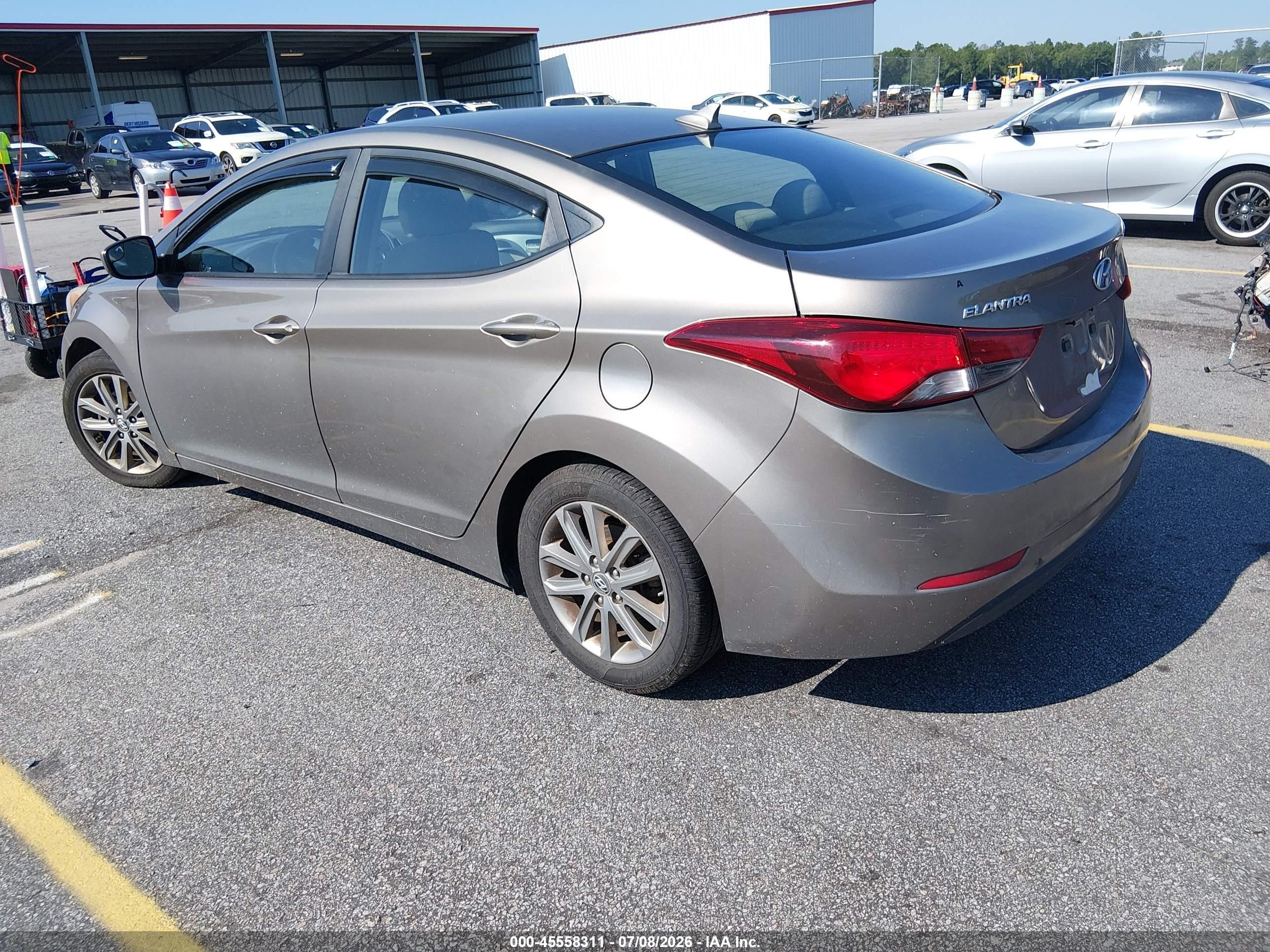 2015 Hyundai Elantra Se Brown vin: 5NPDH4AE2FH561081