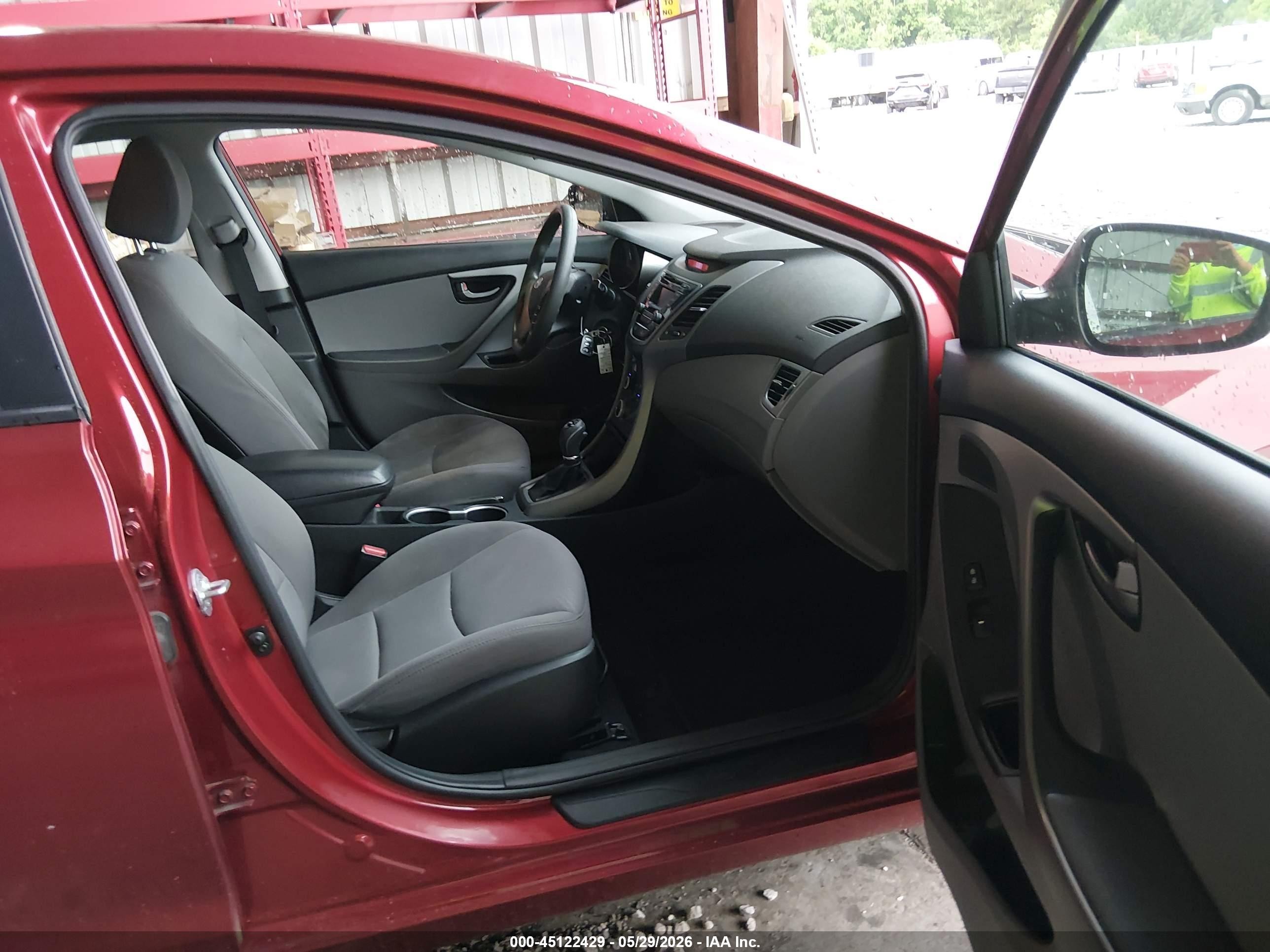 2015 Hyundai Elantra Se Red vin: 5NPDH4AE2FH580021