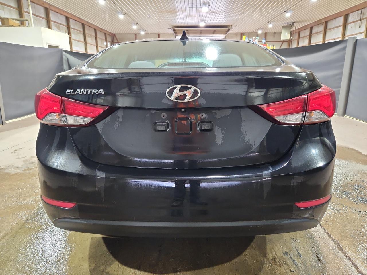2015 Hyundai Elantra Se Black vin: 5NPDH4AE2FH586515 Damage: Rear Bumper, Heavy Scratch, 1/2 To 1 Inch