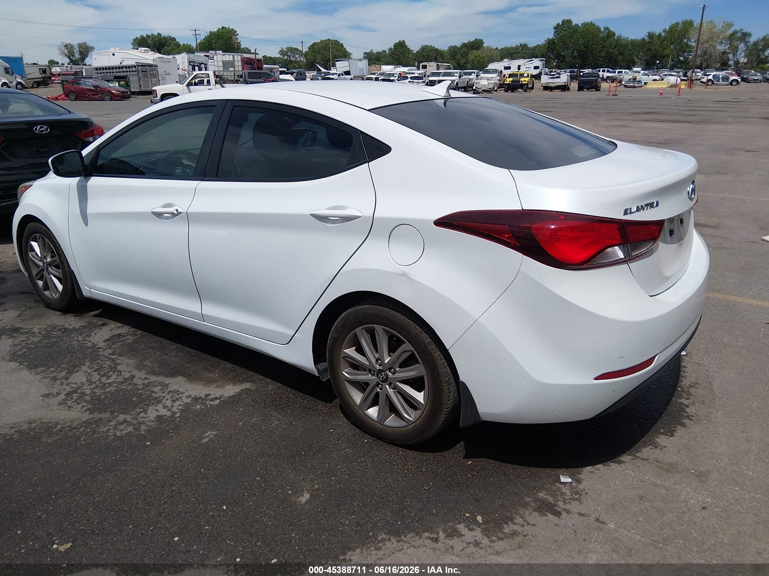2015 Hyundai Elantra Se White vin: 5NPDH4AE2FH588894