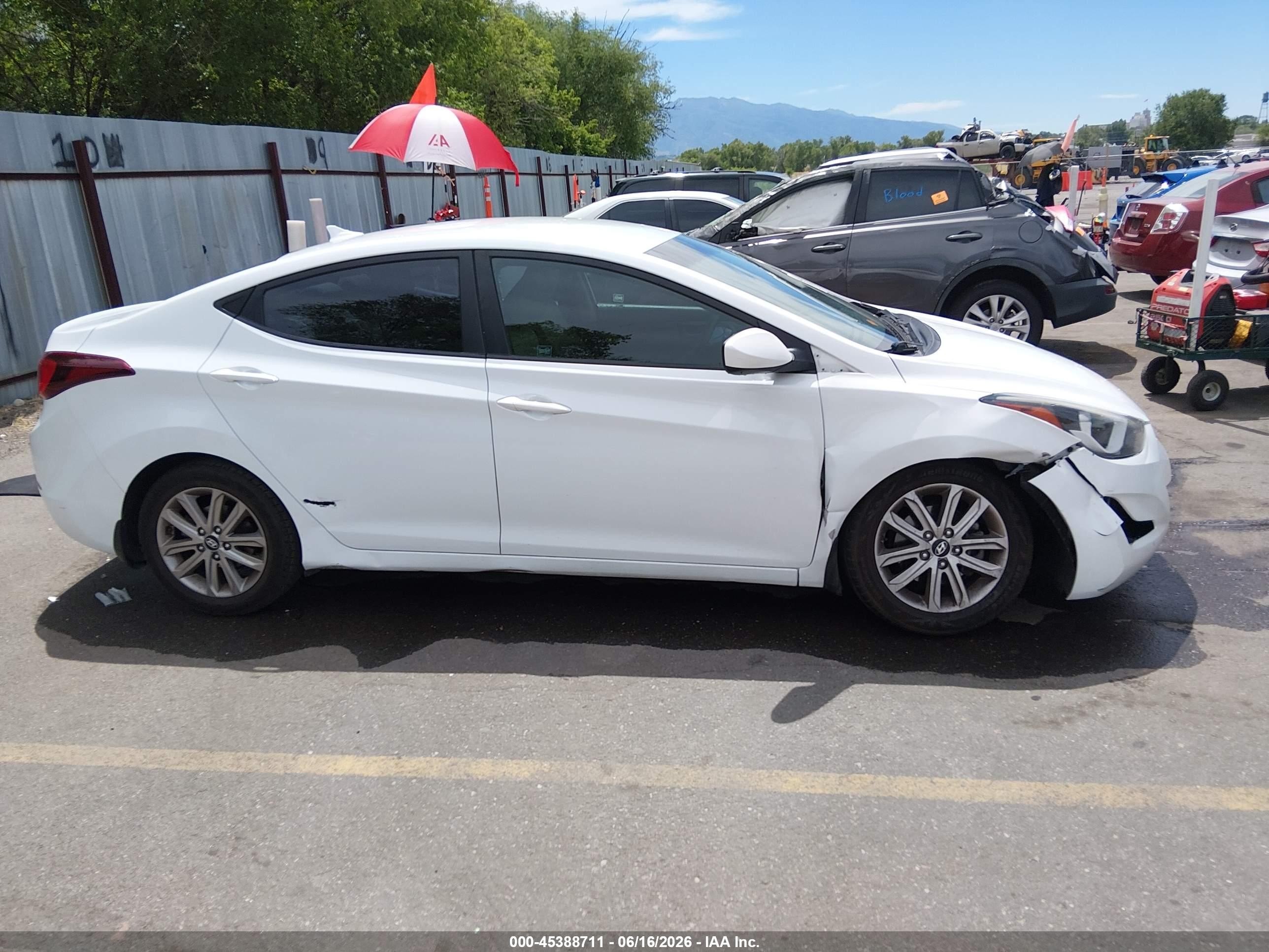 2015 Hyundai Elantra Se White vin: 5NPDH4AE2FH588894