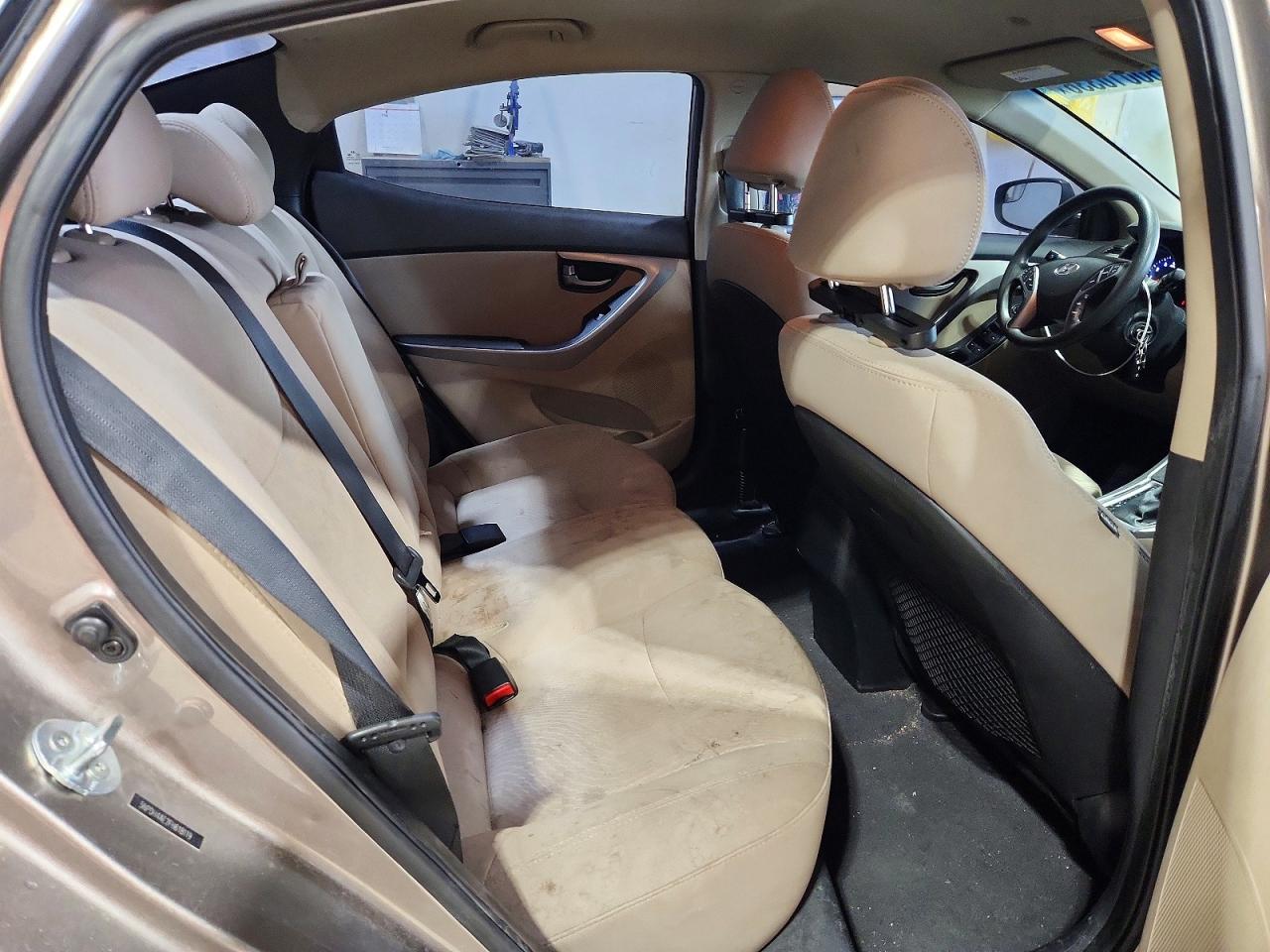 2015 Hyundai Elantra Se Gold vin: 5NPDH4AE2FH618119