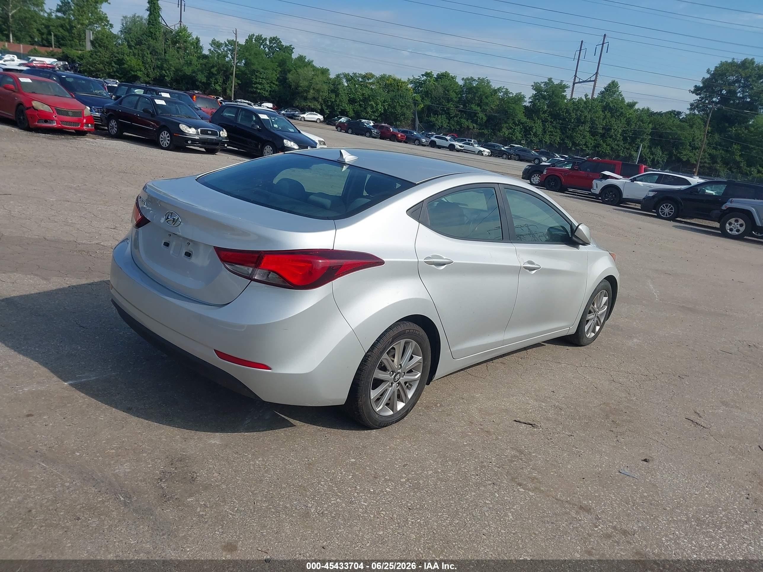 2015 Hyundai Elantra Se Silver vin: 5NPDH4AE2FH624065