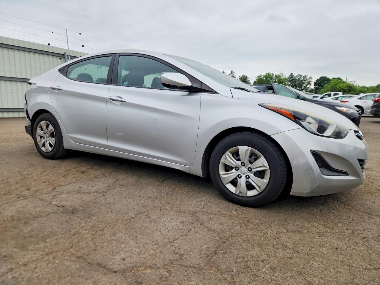 2016 Hyundai Elantra Se Silver vin: 5NPDH4AE2GH678581