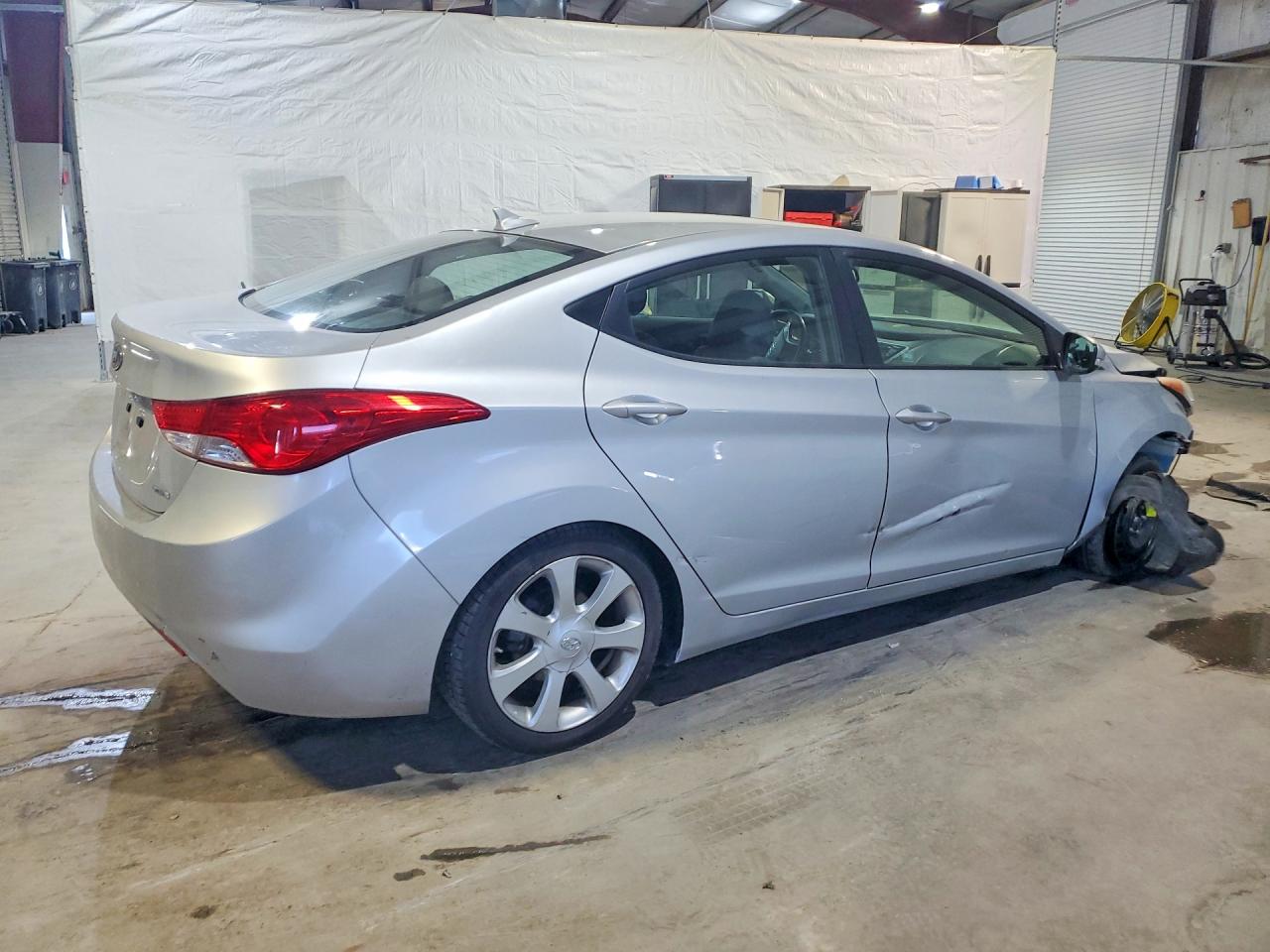 2011 Hyundai Elantra Limited Silver vin: 5NPDH4AE3BH020065