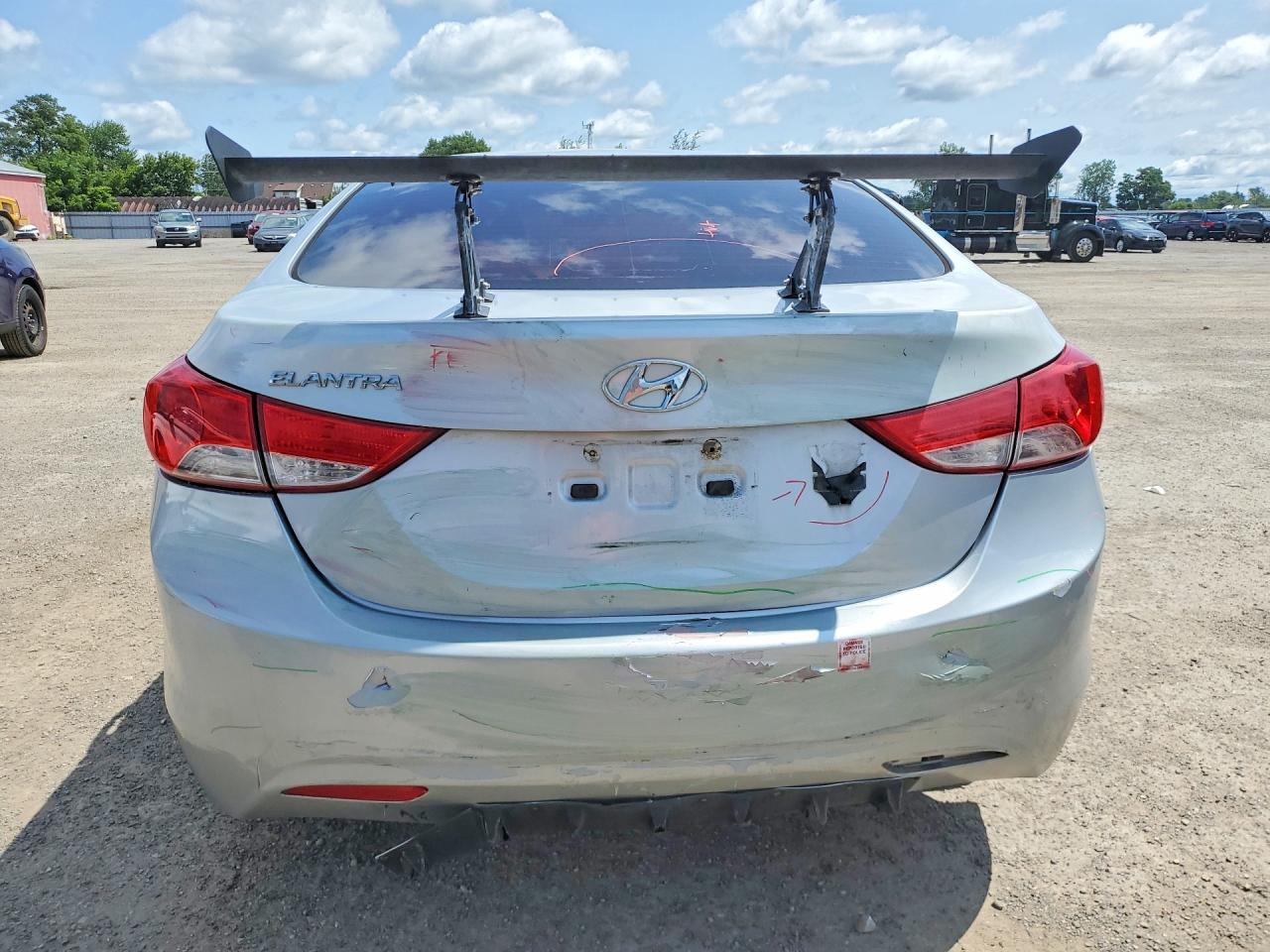 2011 Hyundai Elantra Gls Серебряный vin: 5NPDH4AE3BH035438