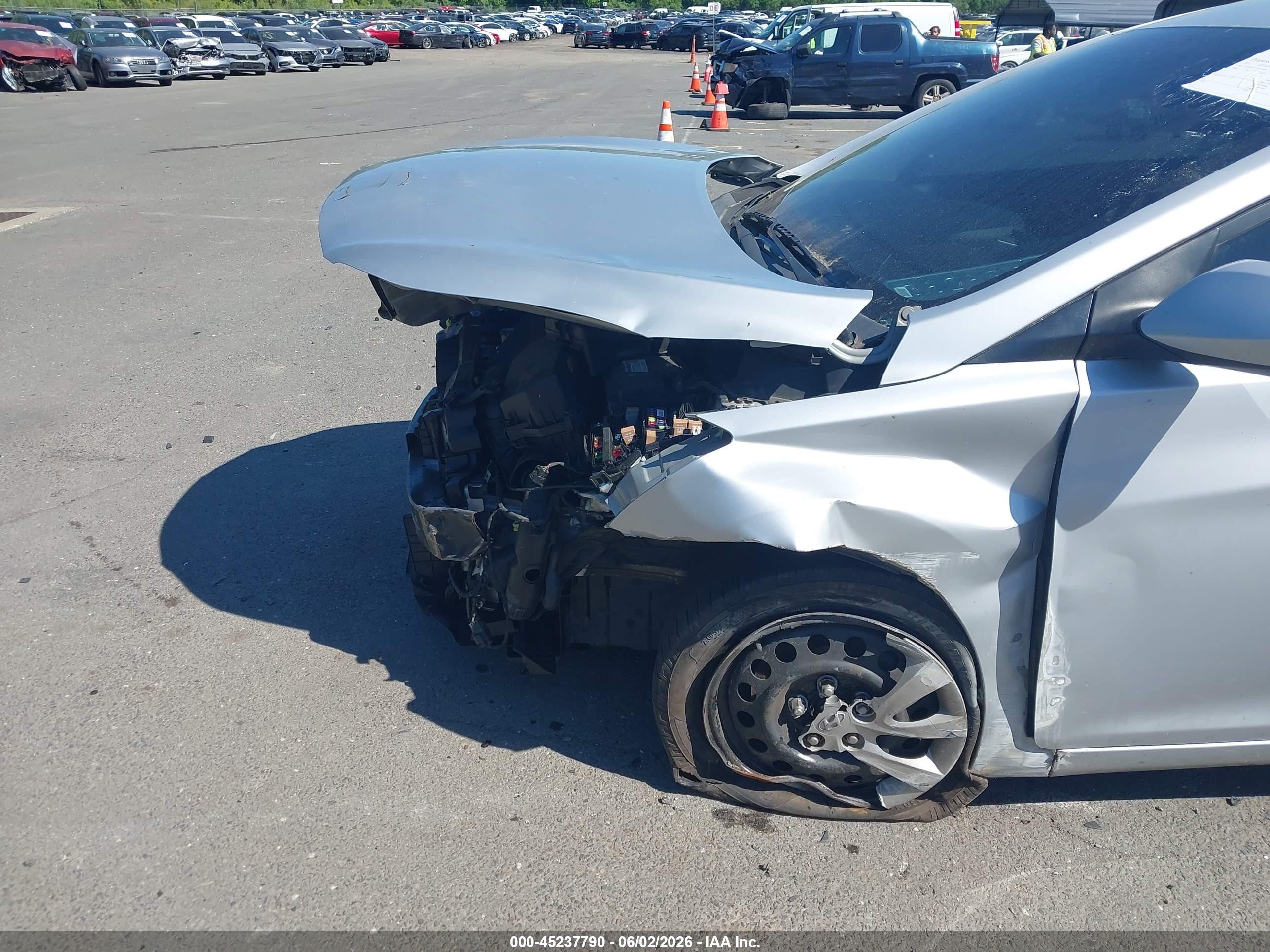 2011 Hyundai Elantra Gls Silver vin: 5NPDH4AE3BH050604