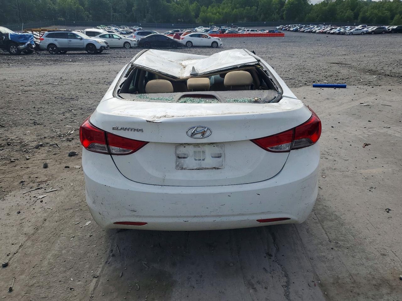 2012 Hyundai Elantra Gls White vin: 5NPDH4AE3CH068893