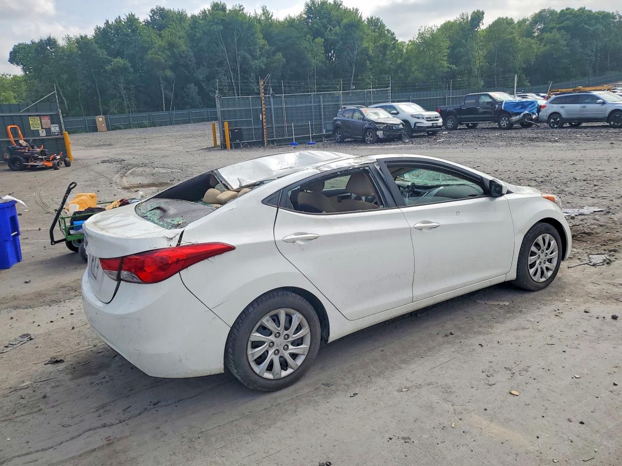 2012 Hyundai Elantra Gls White vin: 5NPDH4AE3CH068893