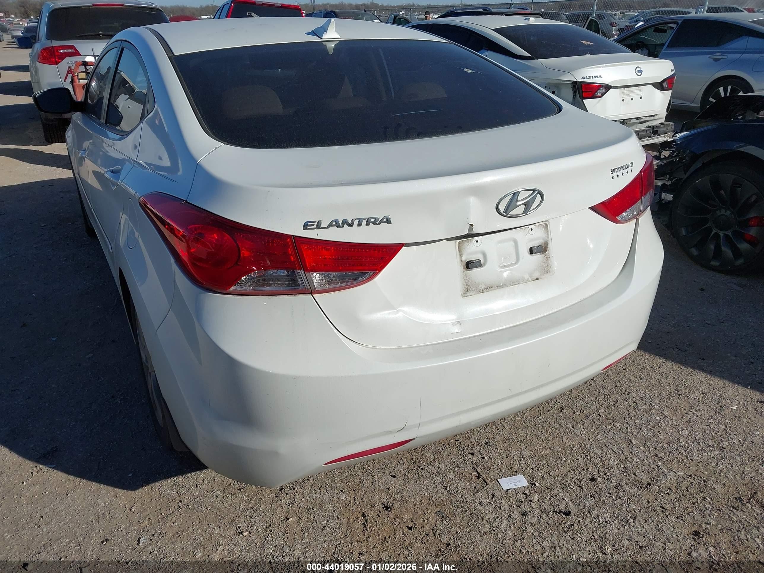 2012 Hyundai Elantra Gls White vin: 5NPDH4AE3CH073253