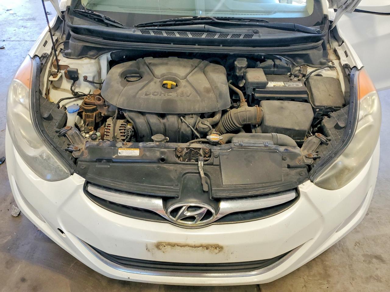 2012 Hyundai Elantra Gls White vin: 5NPDH4AE3CH126307