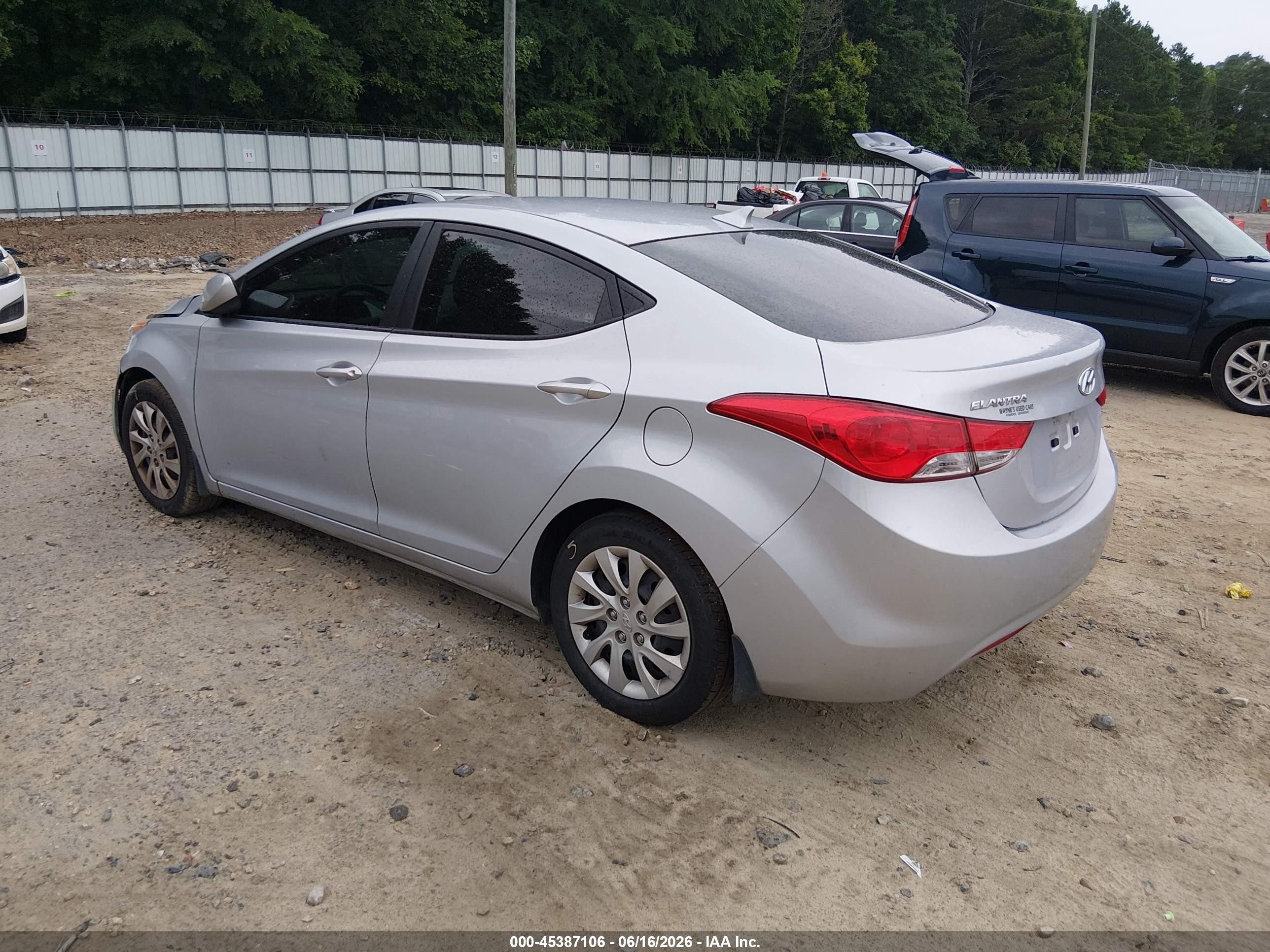 2012 Hyundai Elantra Gls Silver vin: 5NPDH4AE3CH138179