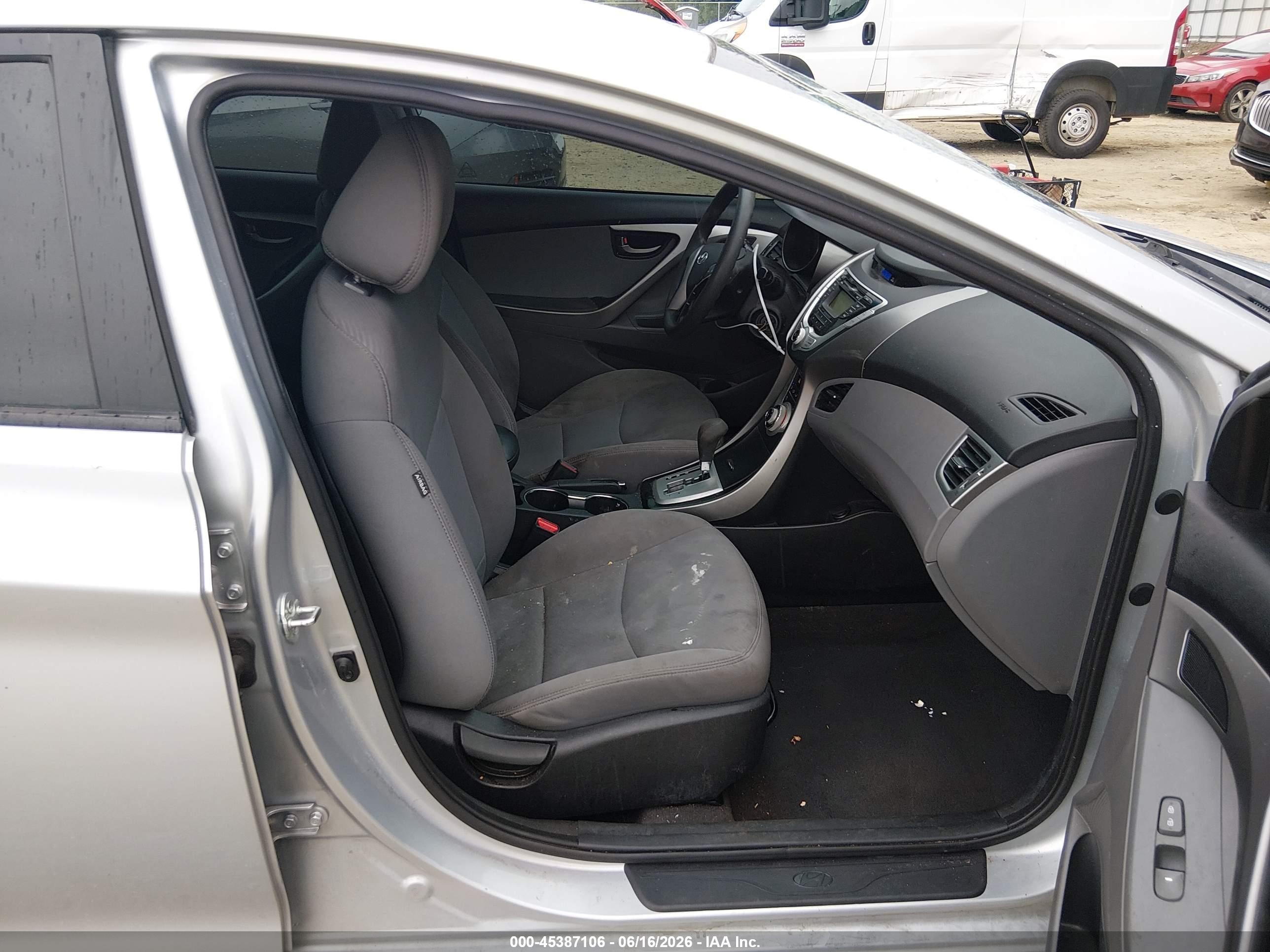 2012 Hyundai Elantra Gls Silver vin: 5NPDH4AE3CH138179