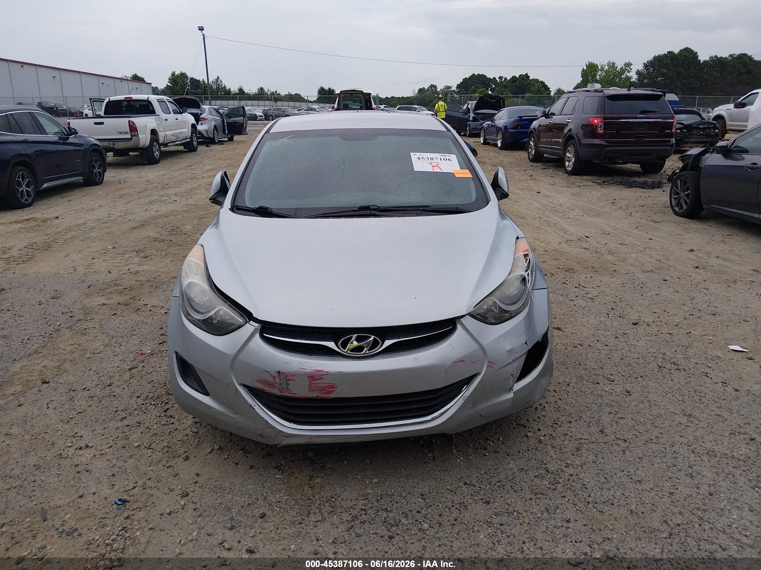 2012 Hyundai Elantra Gls Silver vin: 5NPDH4AE3CH138179