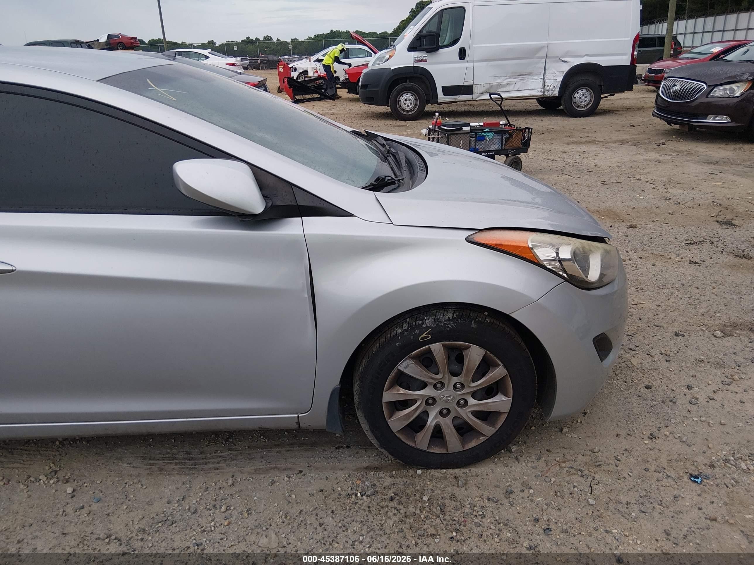 2012 Hyundai Elantra Gls Silver vin: 5NPDH4AE3CH138179