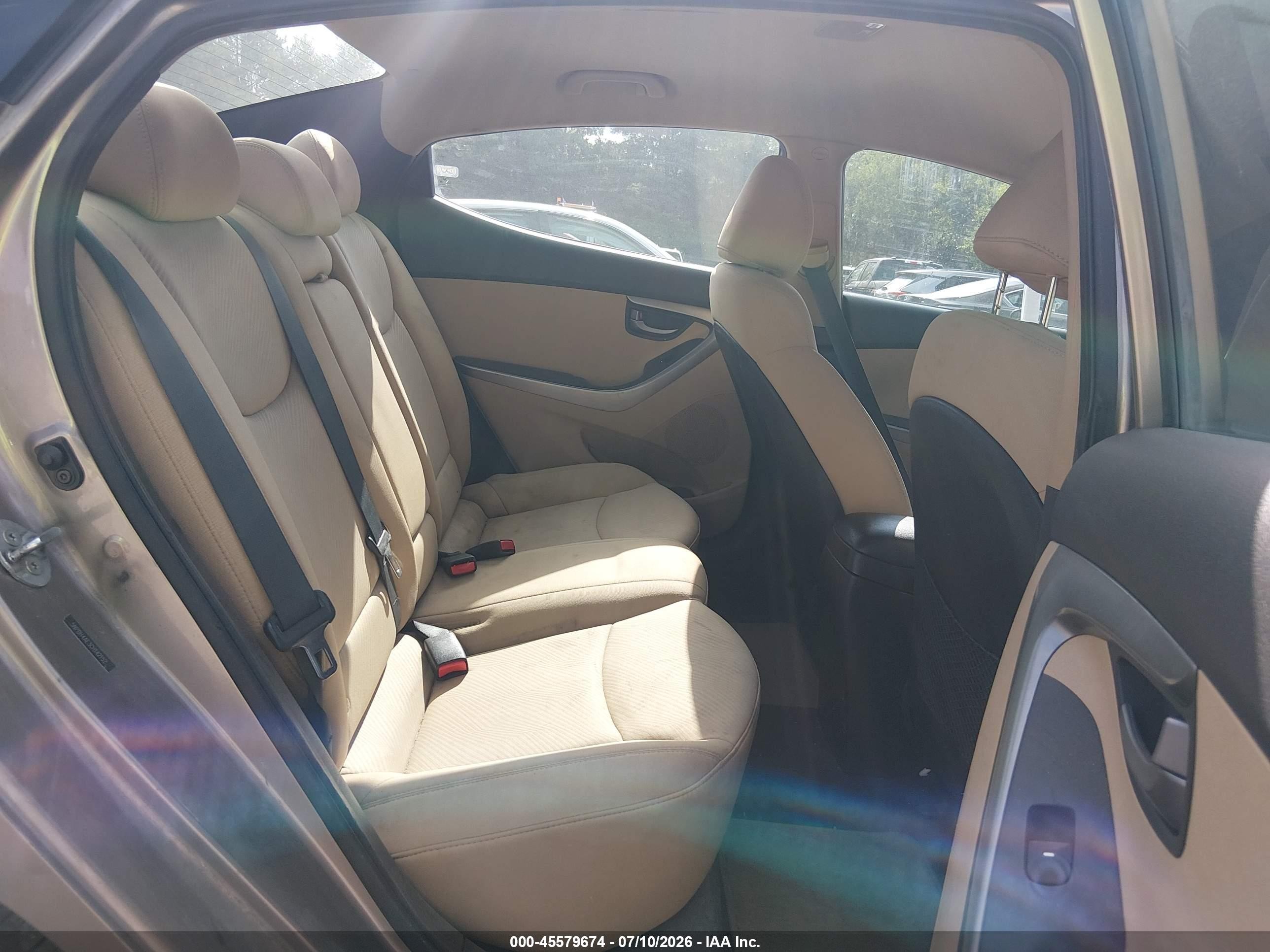 2012 Hyundai Elantra Gls Silver vin: 5NPDH4AE3CH142152