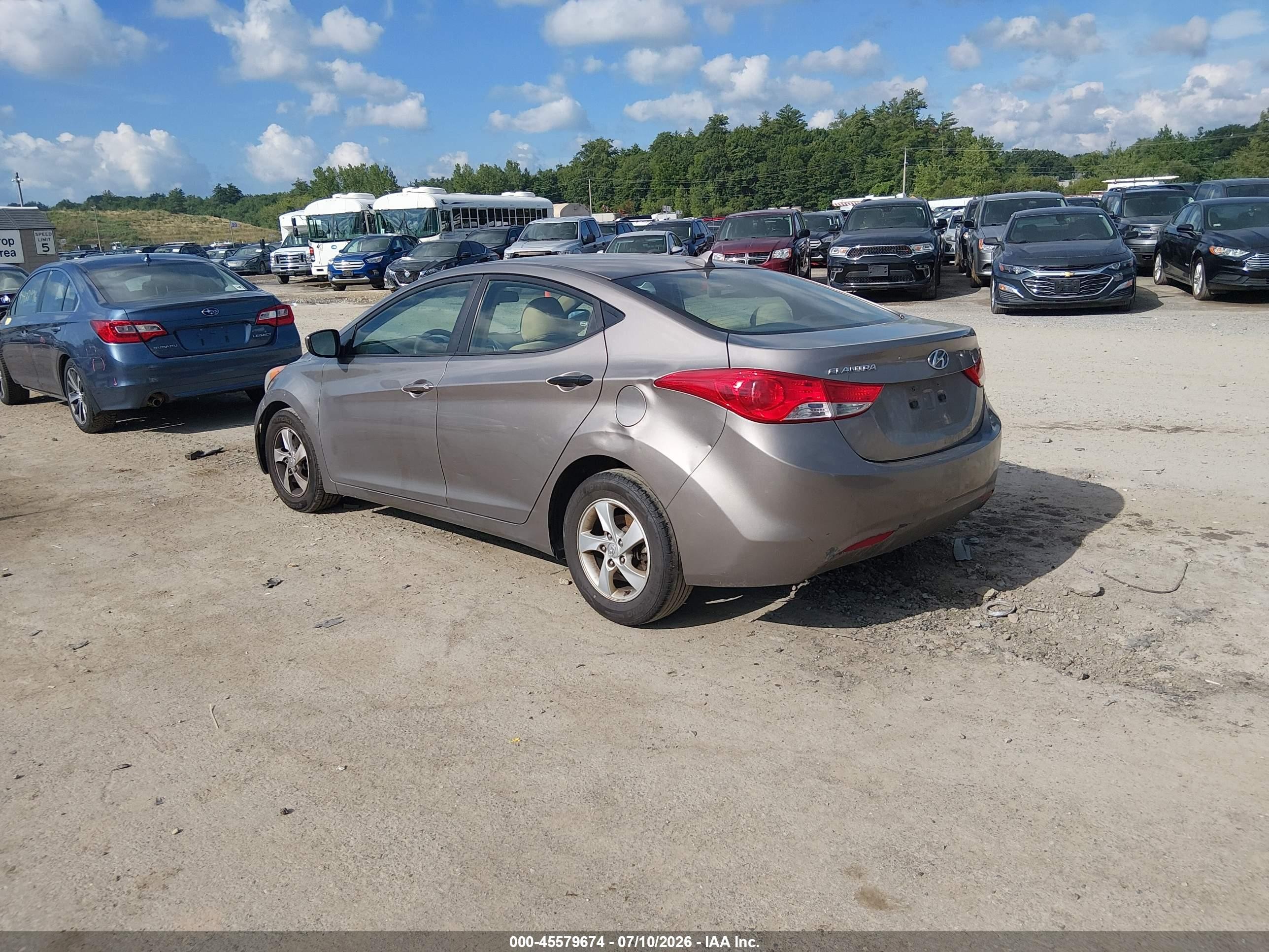 2012 Hyundai Elantra Gls Silver vin: 5NPDH4AE3CH142152
