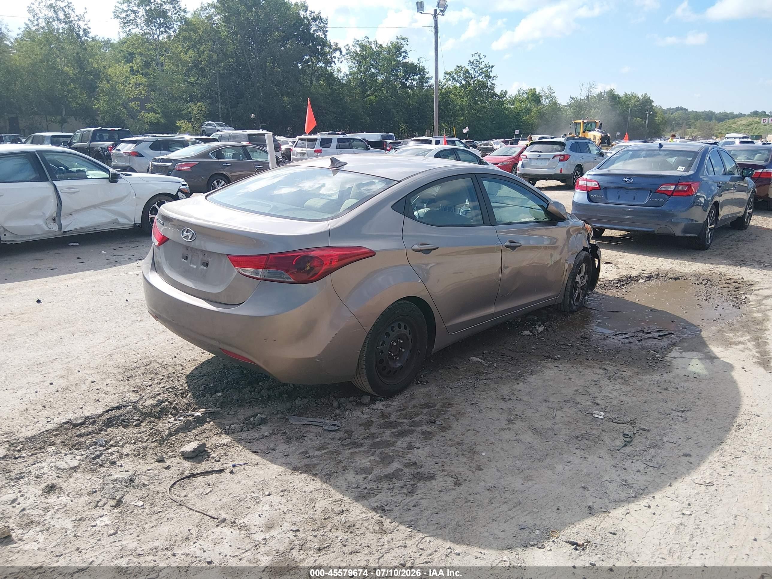 2012 Hyundai Elantra Gls Silver vin: 5NPDH4AE3CH142152