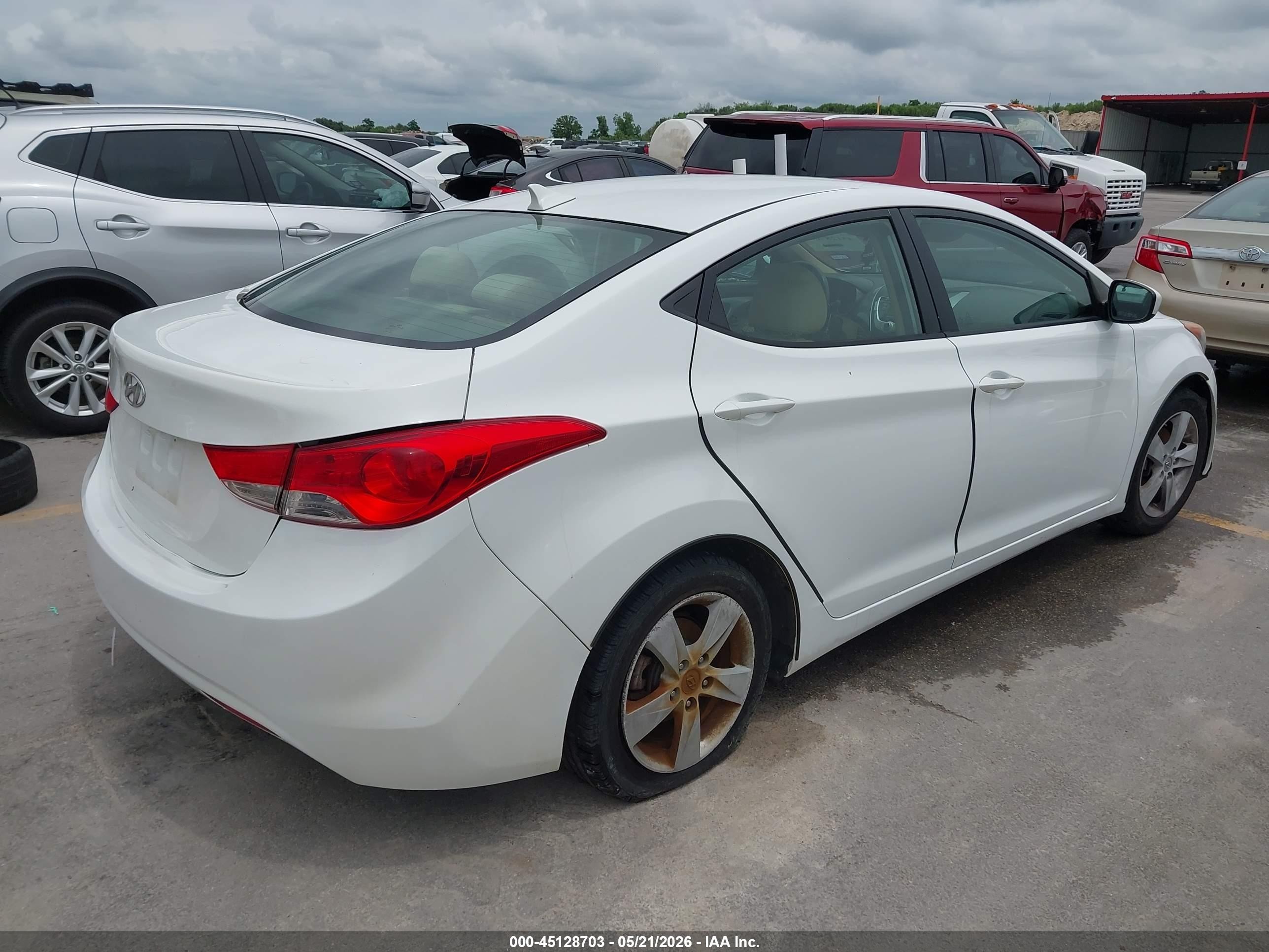 2012 Hyundai Elantra Gls White vin: 5NPDH4AE3CH149148