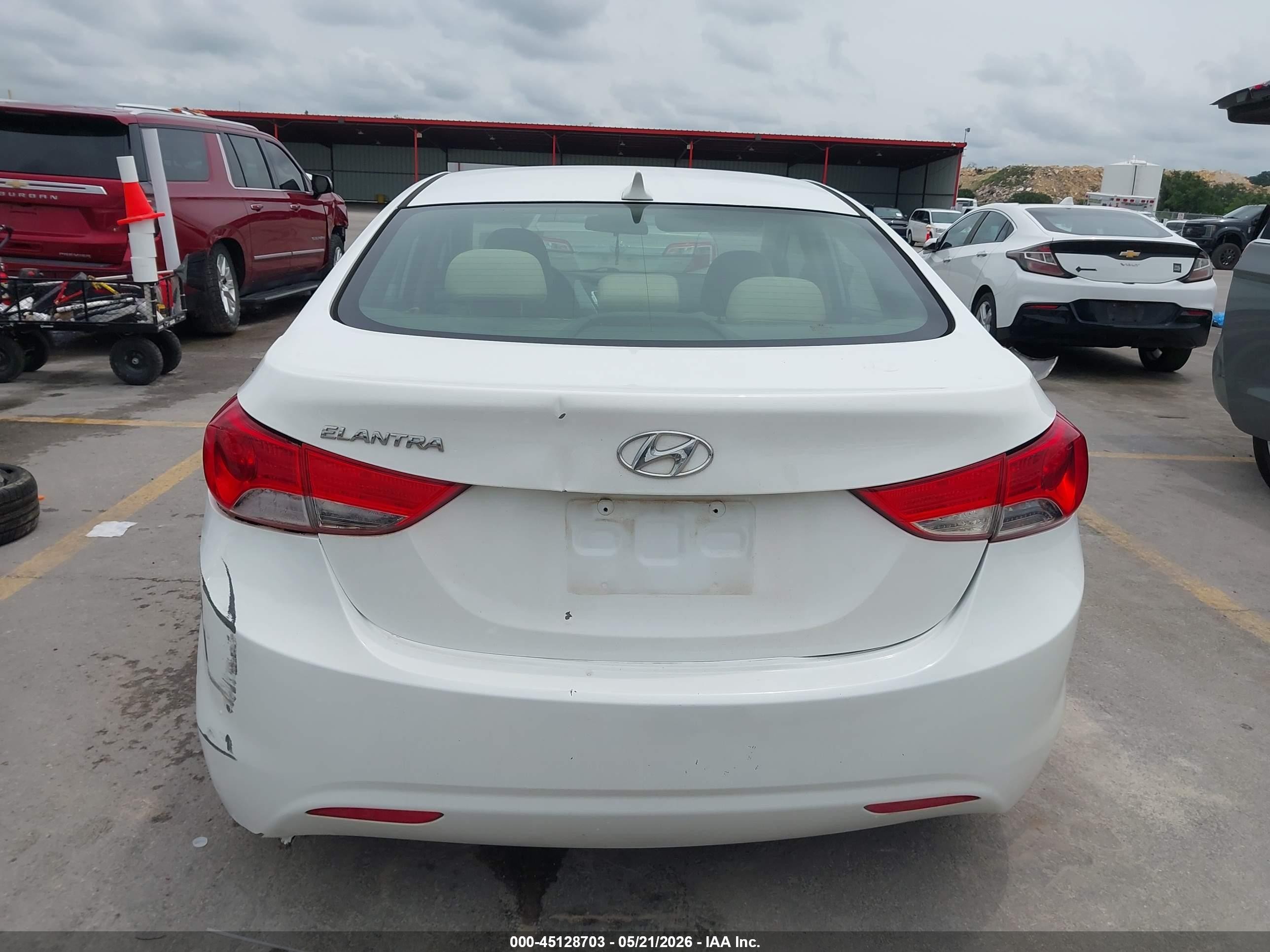 2012 Hyundai Elantra Gls White vin: 5NPDH4AE3CH149148