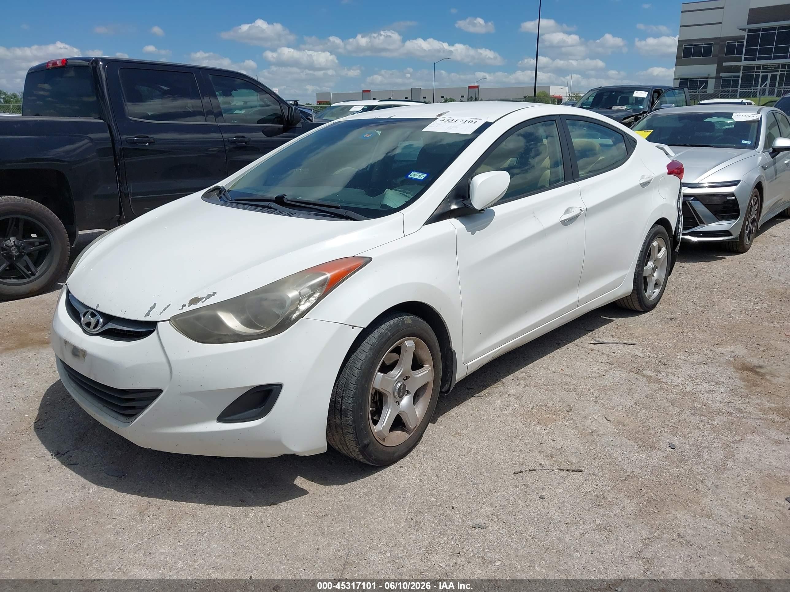 2013 Hyundai Elantra Gls White vin: 5NPDH4AE3DH163178