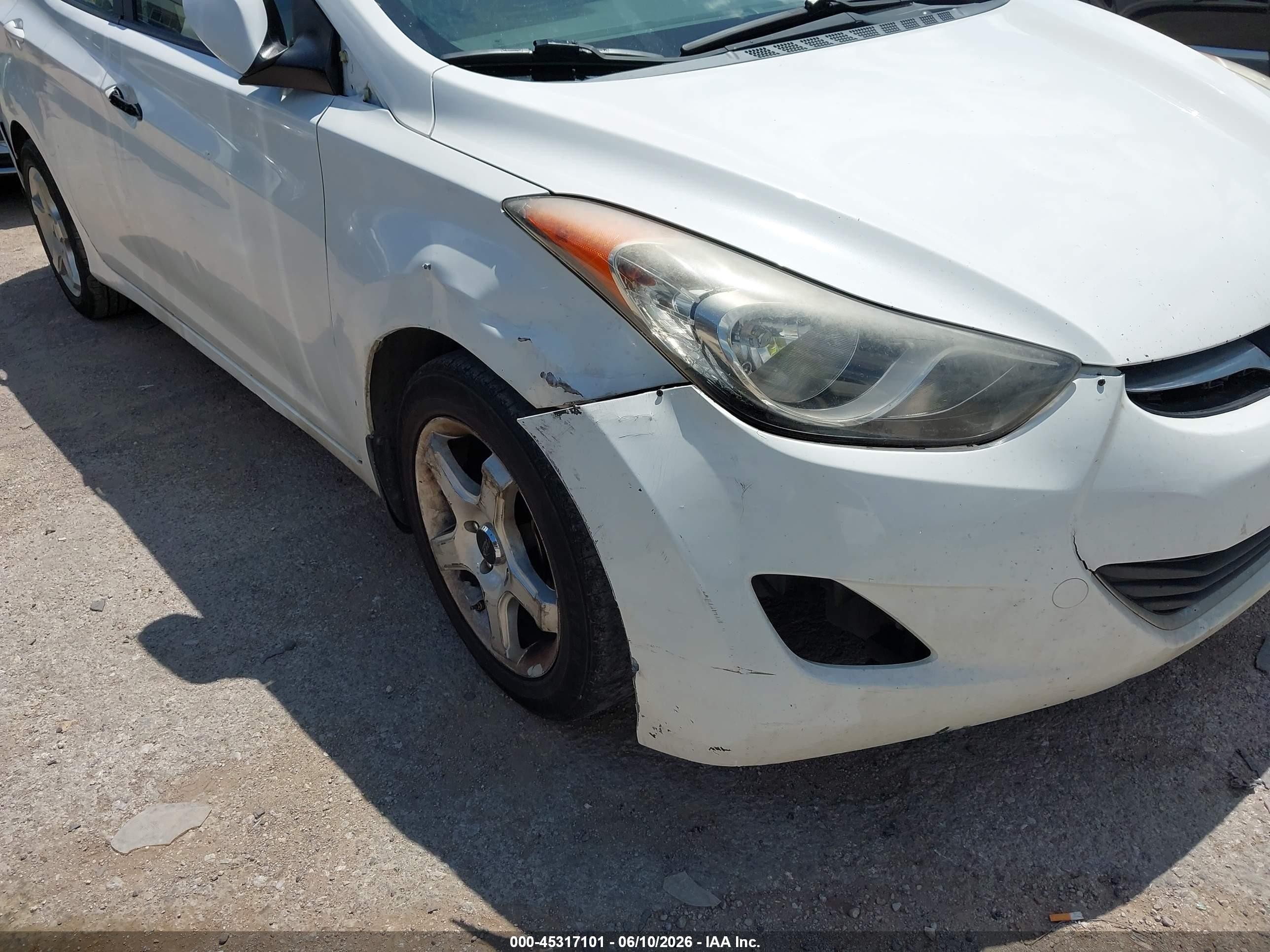 2013 Hyundai Elantra Gls White vin: 5NPDH4AE3DH163178