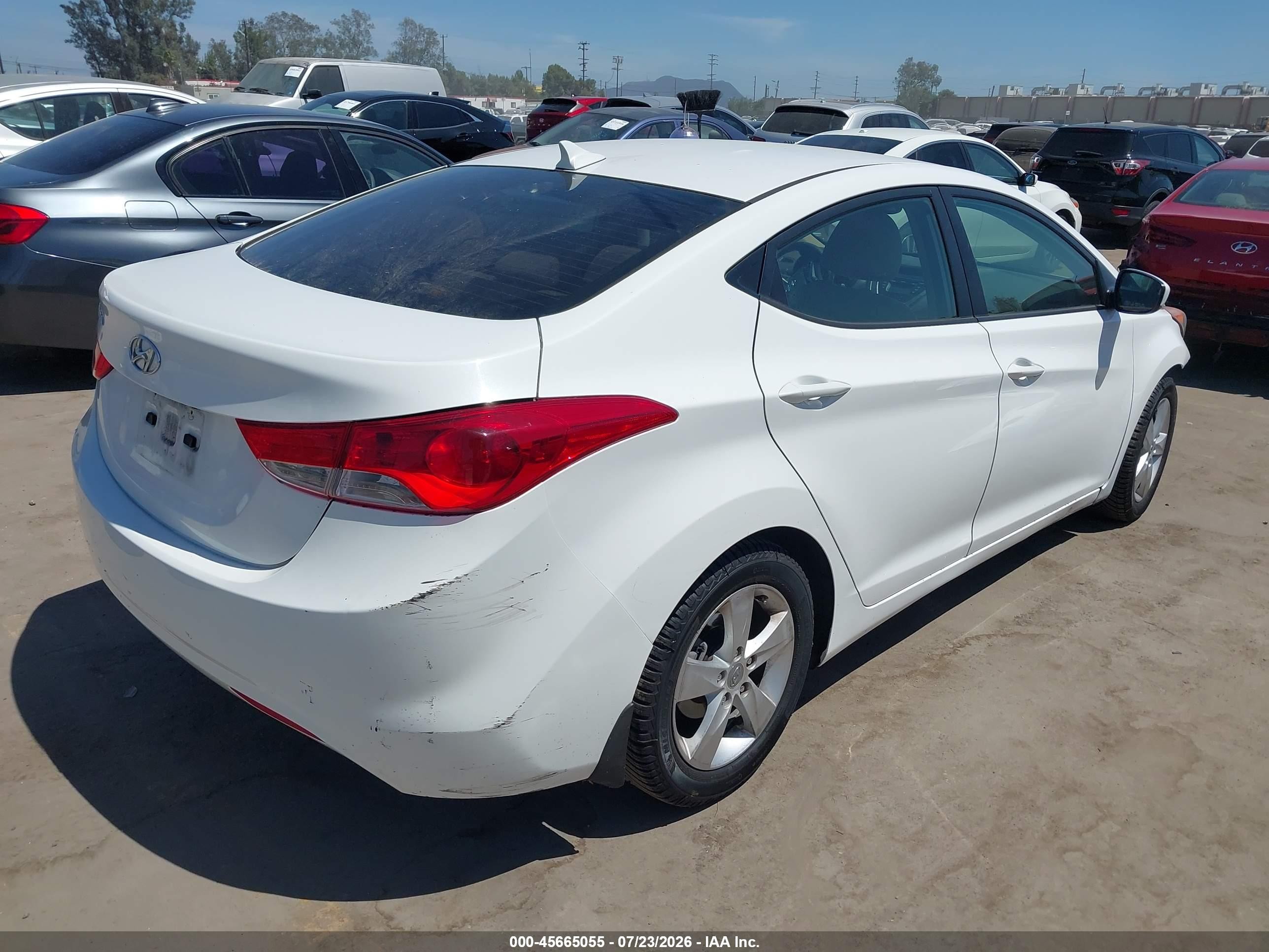 2013 Hyundai Elantra Gls White vin: 5NPDH4AE3DH179560