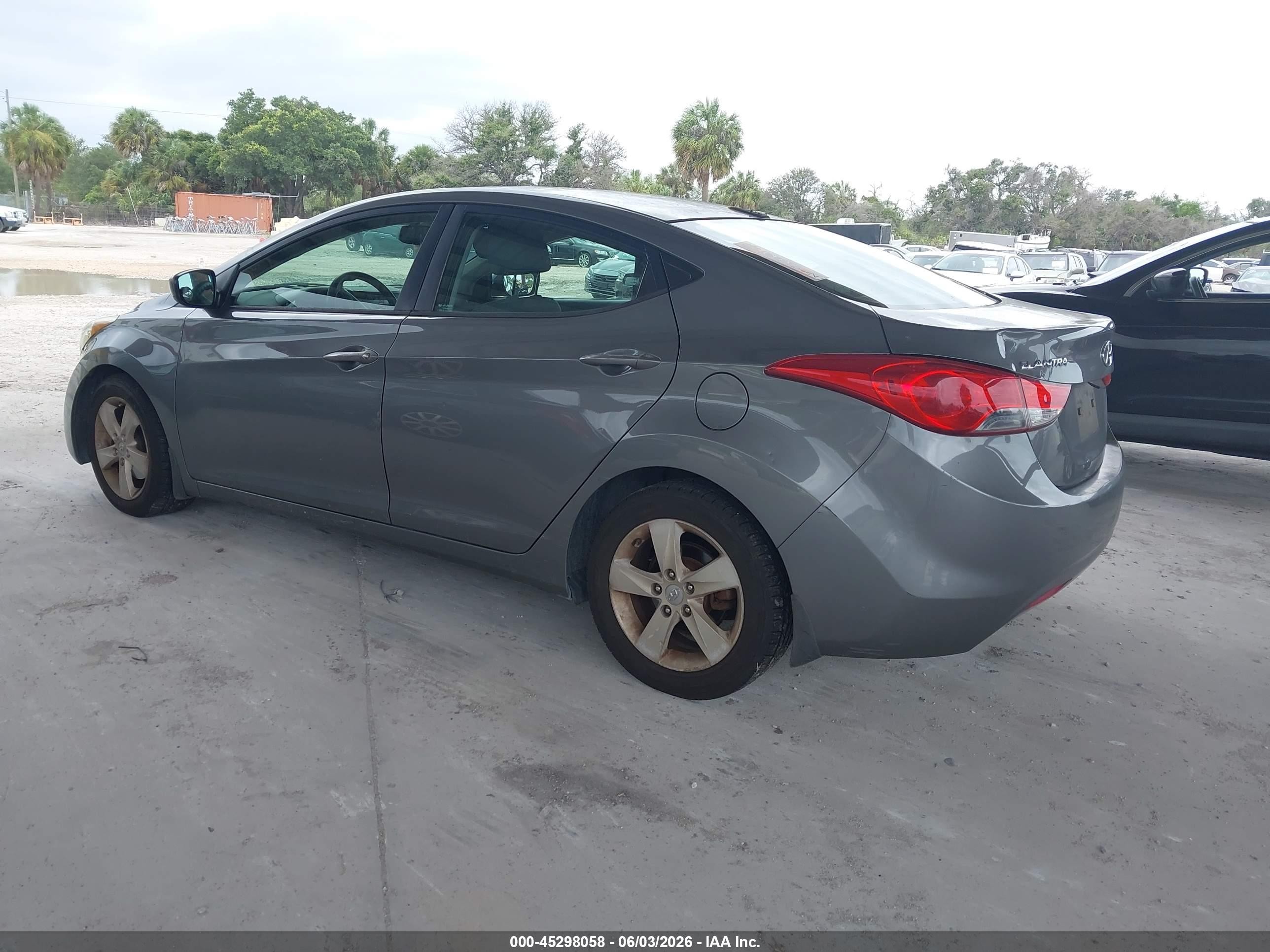 2013 Hyundai Elantra Gls Gray vin: 5NPDH4AE3DH221998