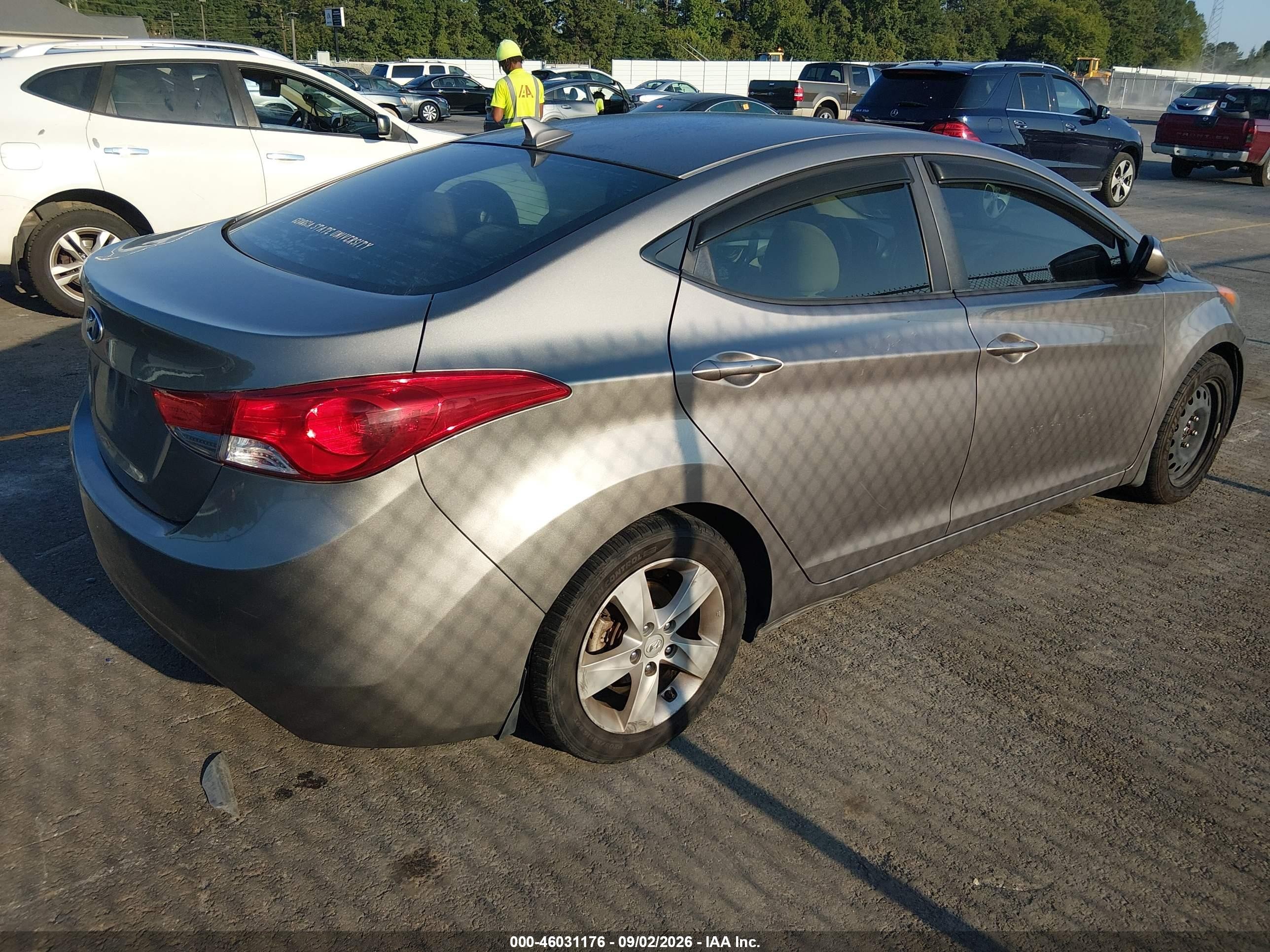 2013 Hyundai Elantra Gls Коричневый vin: 5NPDH4AE3DH243385