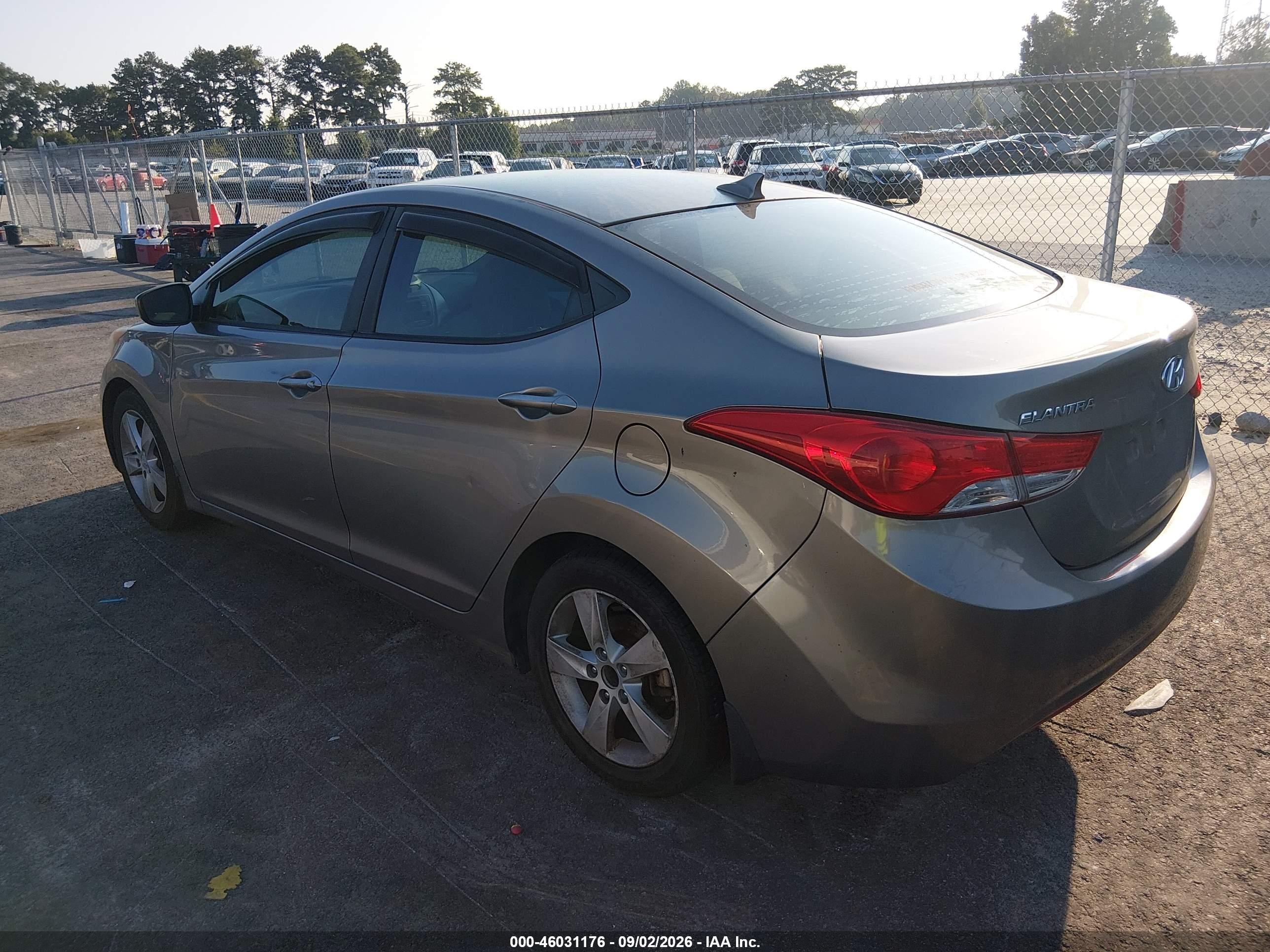 2013 Hyundai Elantra Gls Коричневый vin: 5NPDH4AE3DH243385
