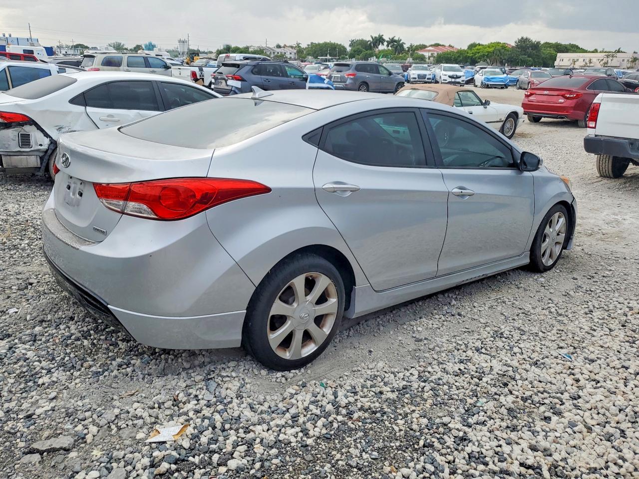 2013 Hyundai Elantra Limited Silver vin: 5NPDH4AE3DH248442